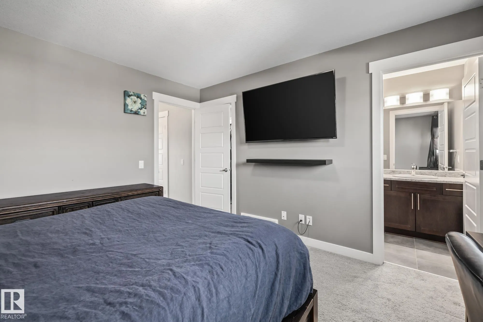 7358 EDGEMONT Way