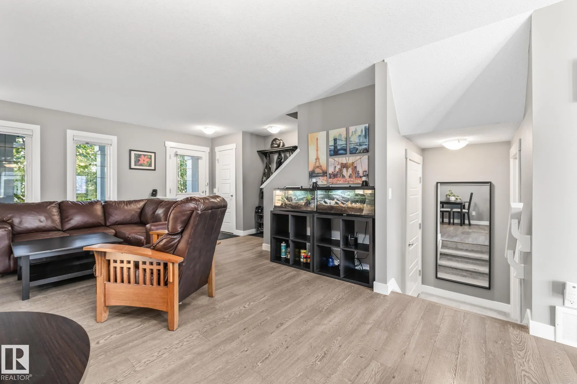 7358 EDGEMONT Way