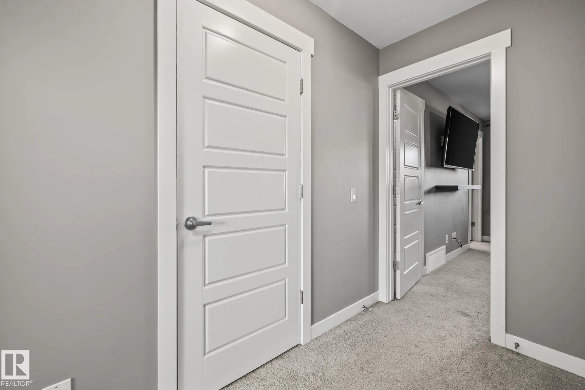 7358 EDGEMONT Way
