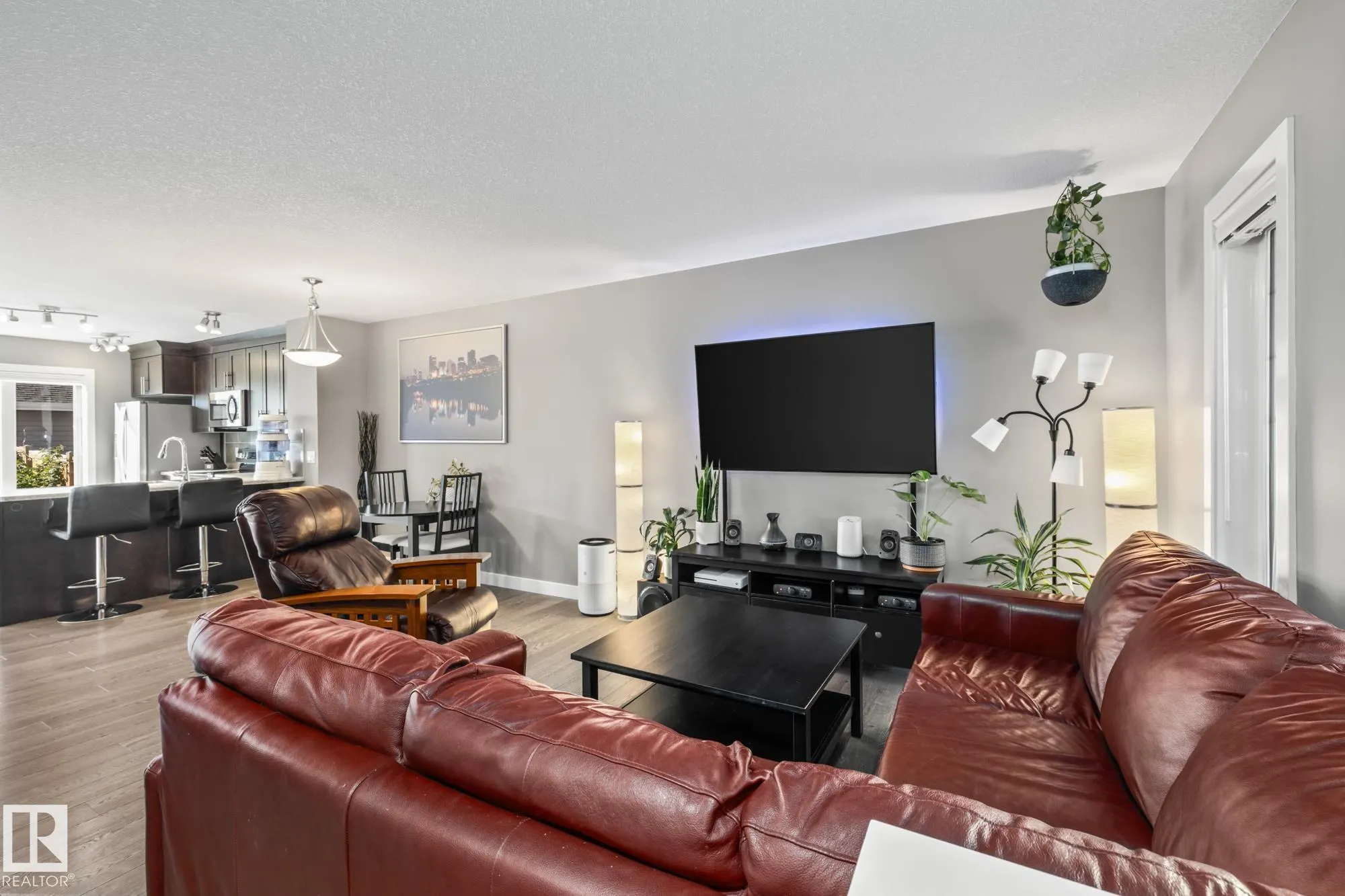 7358 EDGEMONT Way