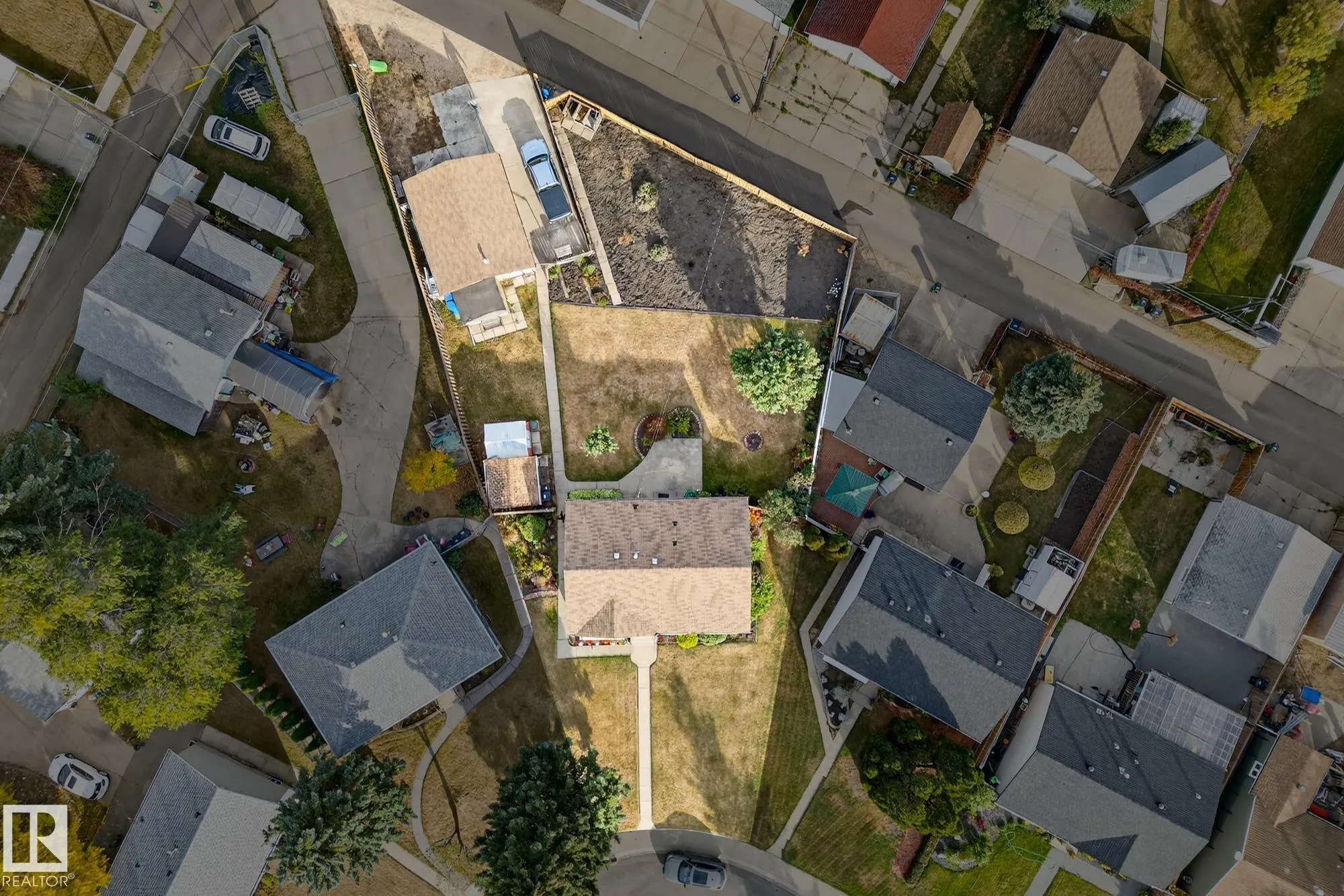 12236 136 Avenue