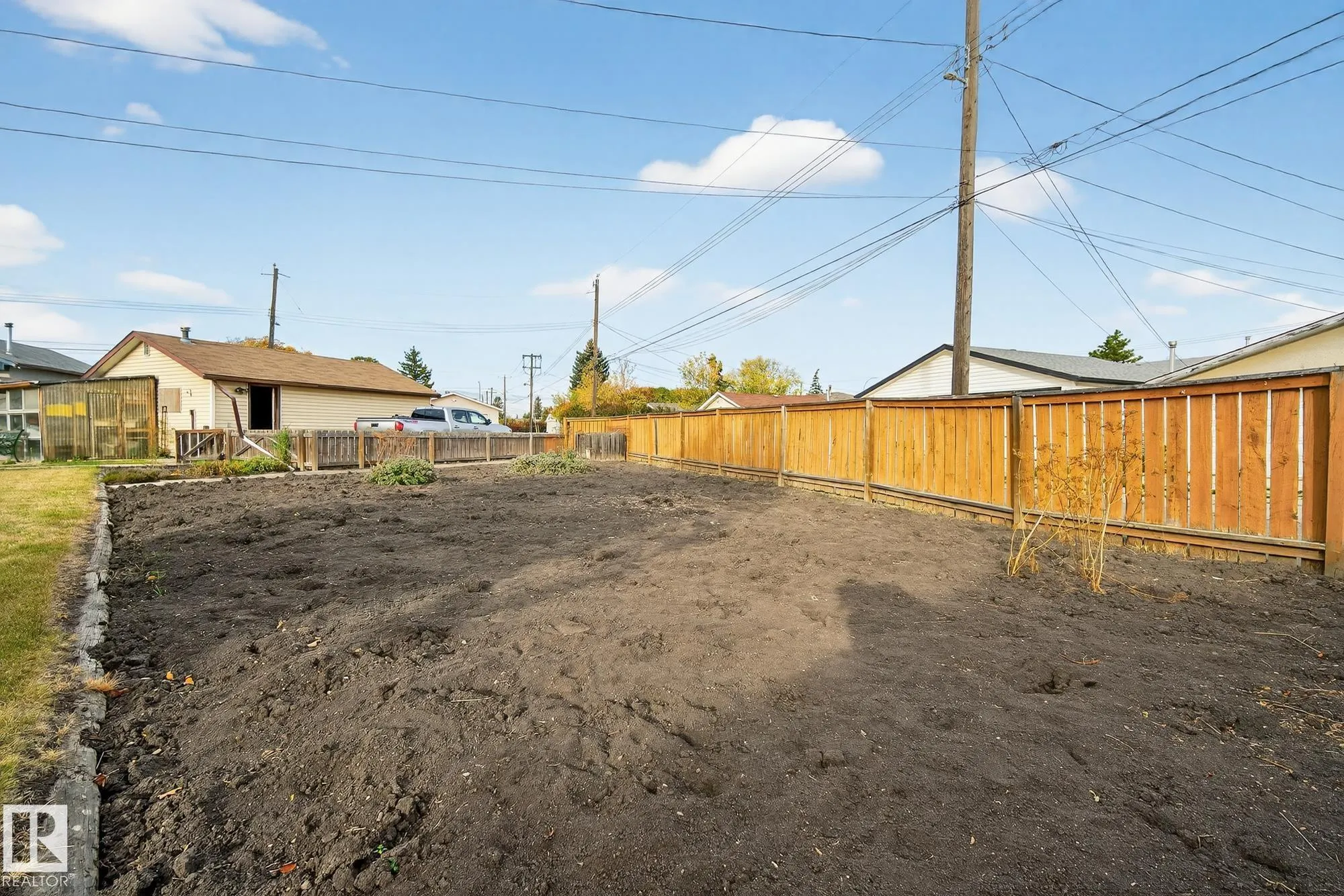 12236 136 Avenue