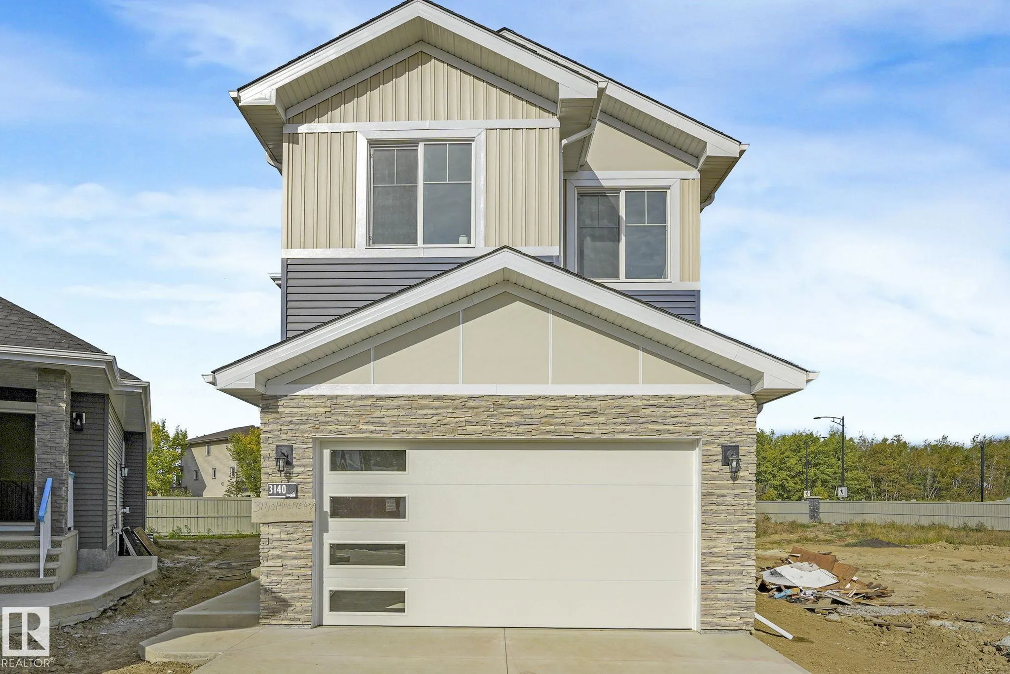 3136 Magpie Way NW