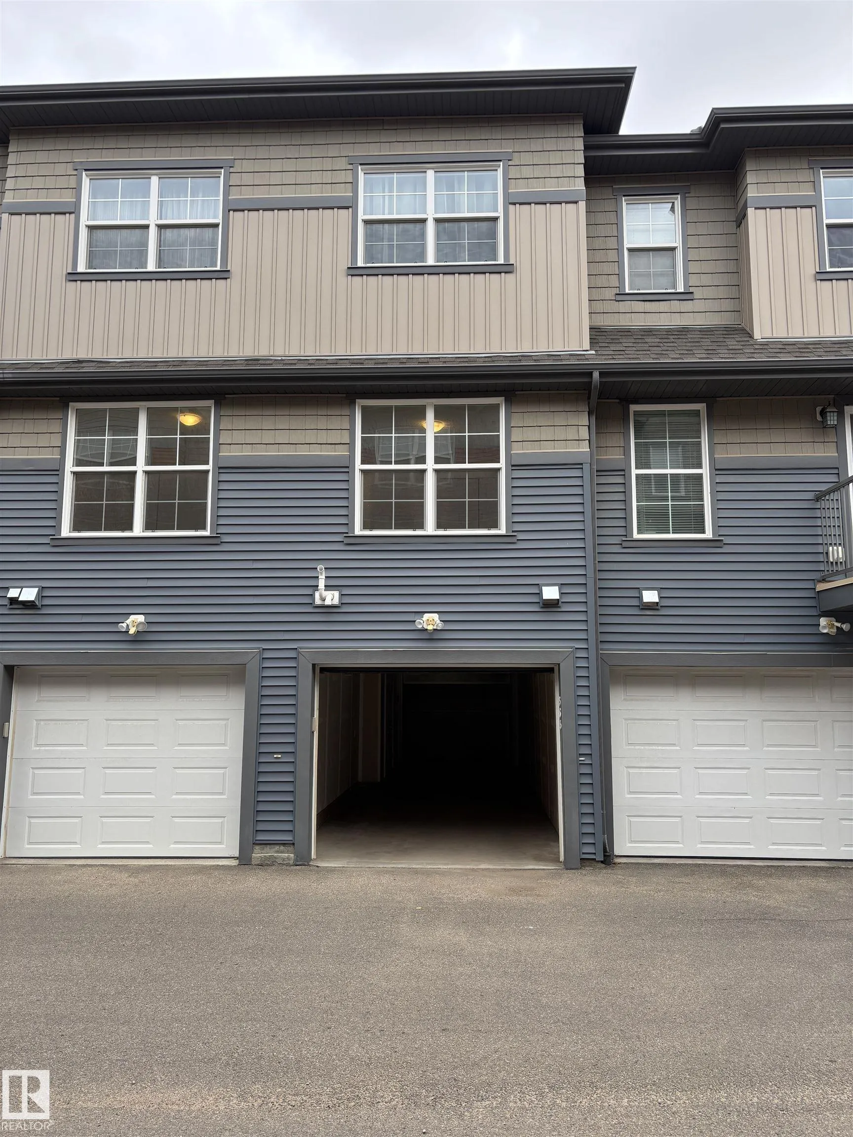 563 ORCHARD Boulevard