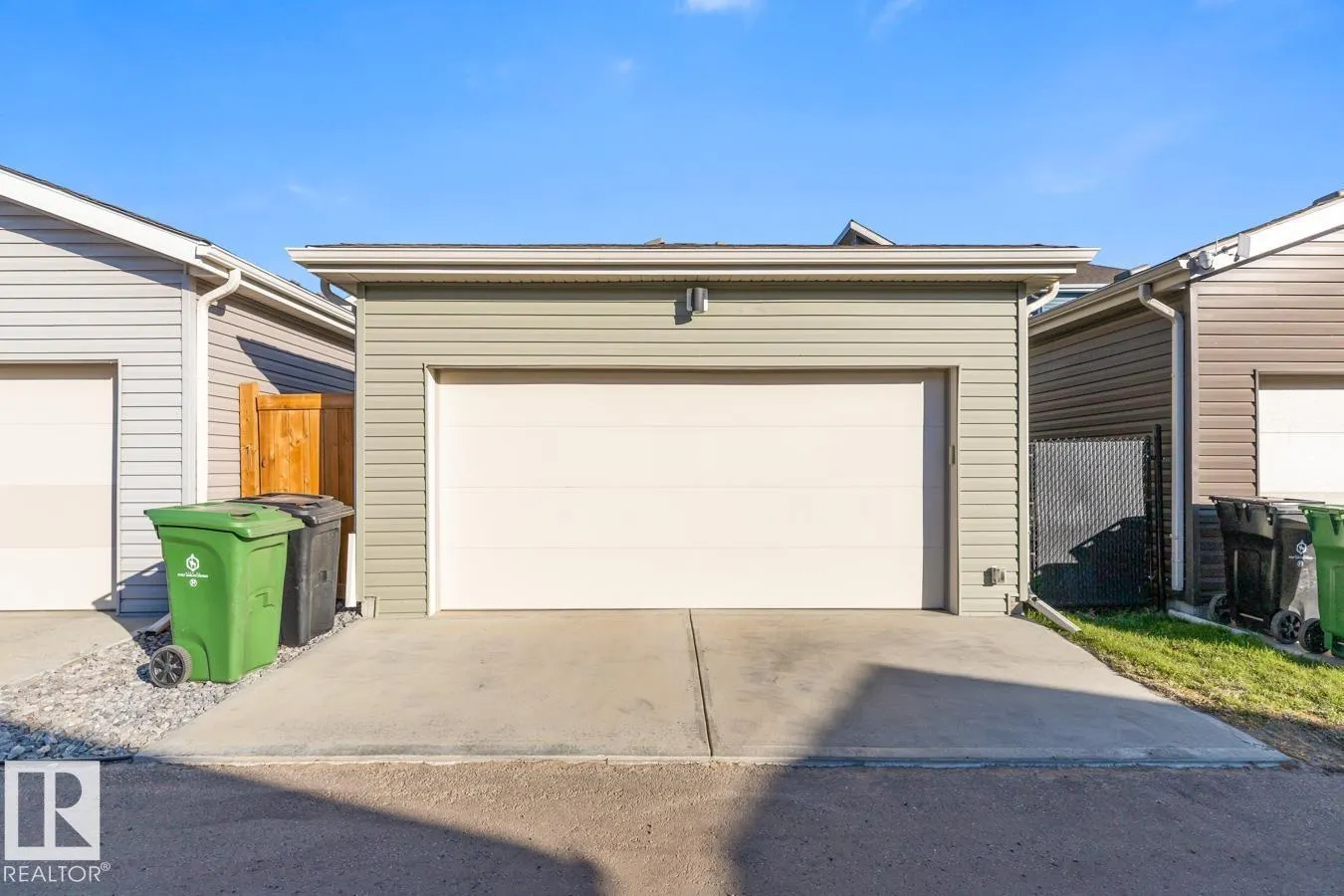 633 MEADOWVIEW Drive