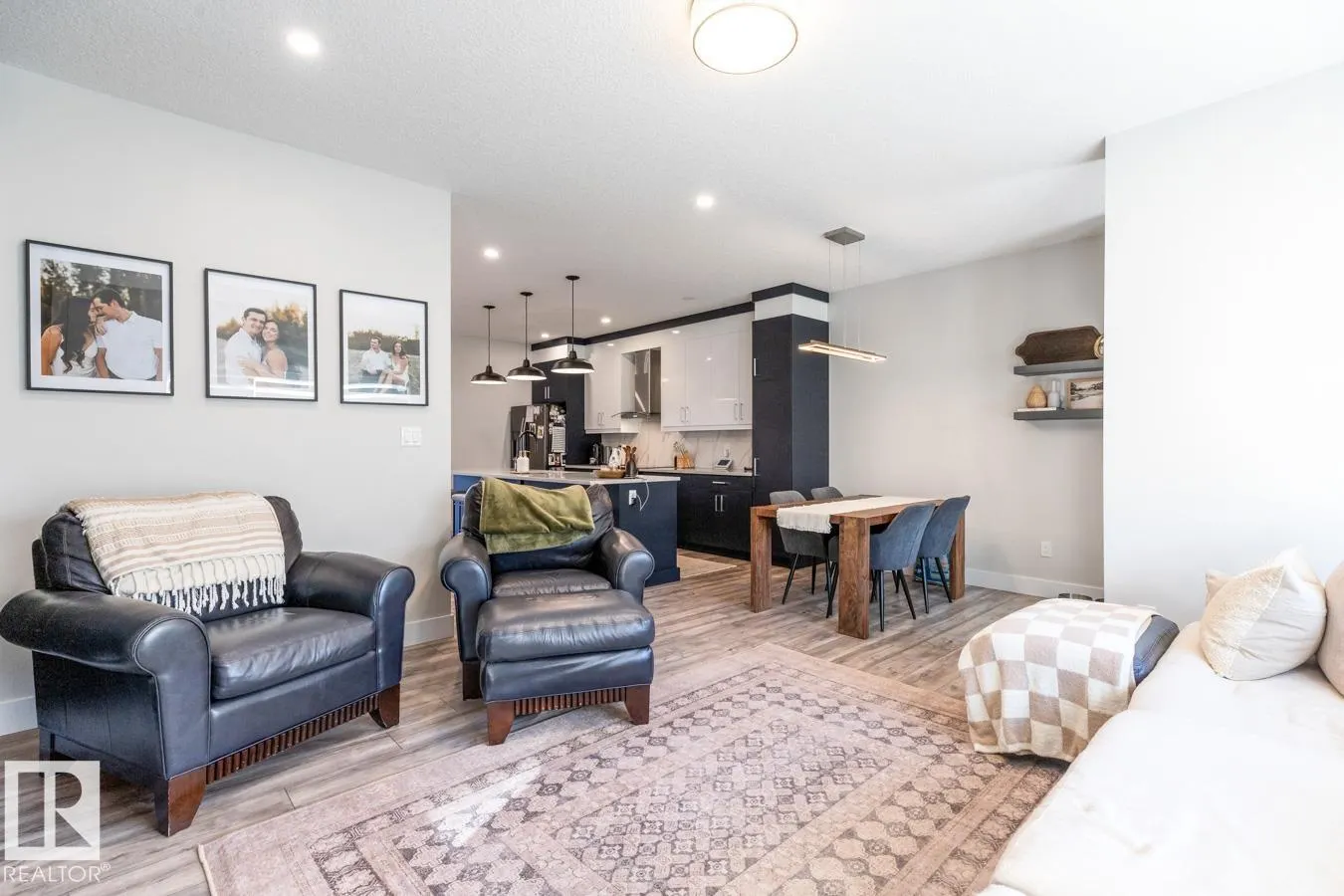 633 MEADOWVIEW Drive
