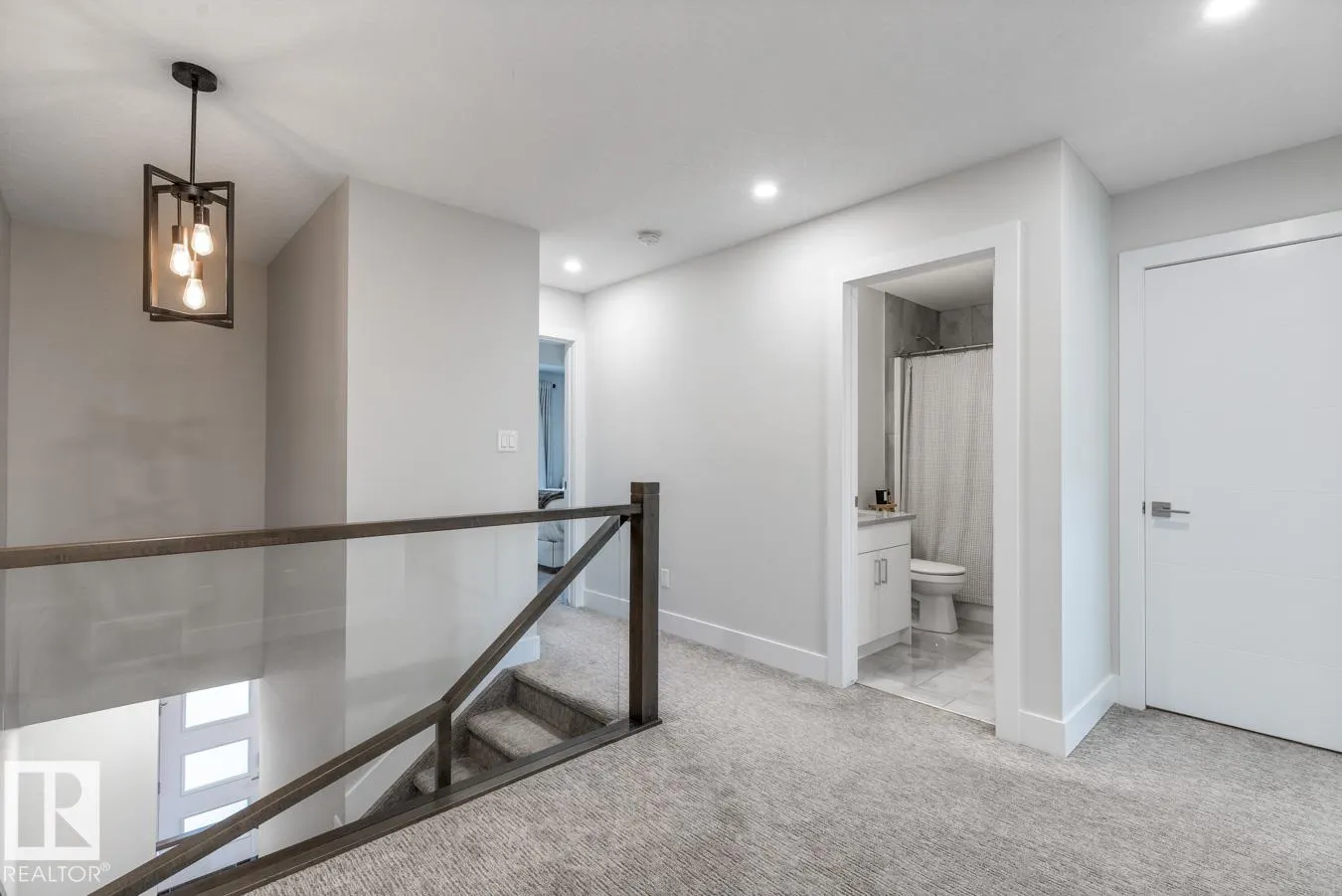 633 MEADOWVIEW Drive