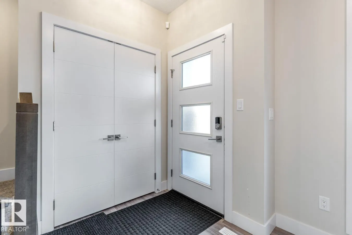 633 MEADOWVIEW Drive