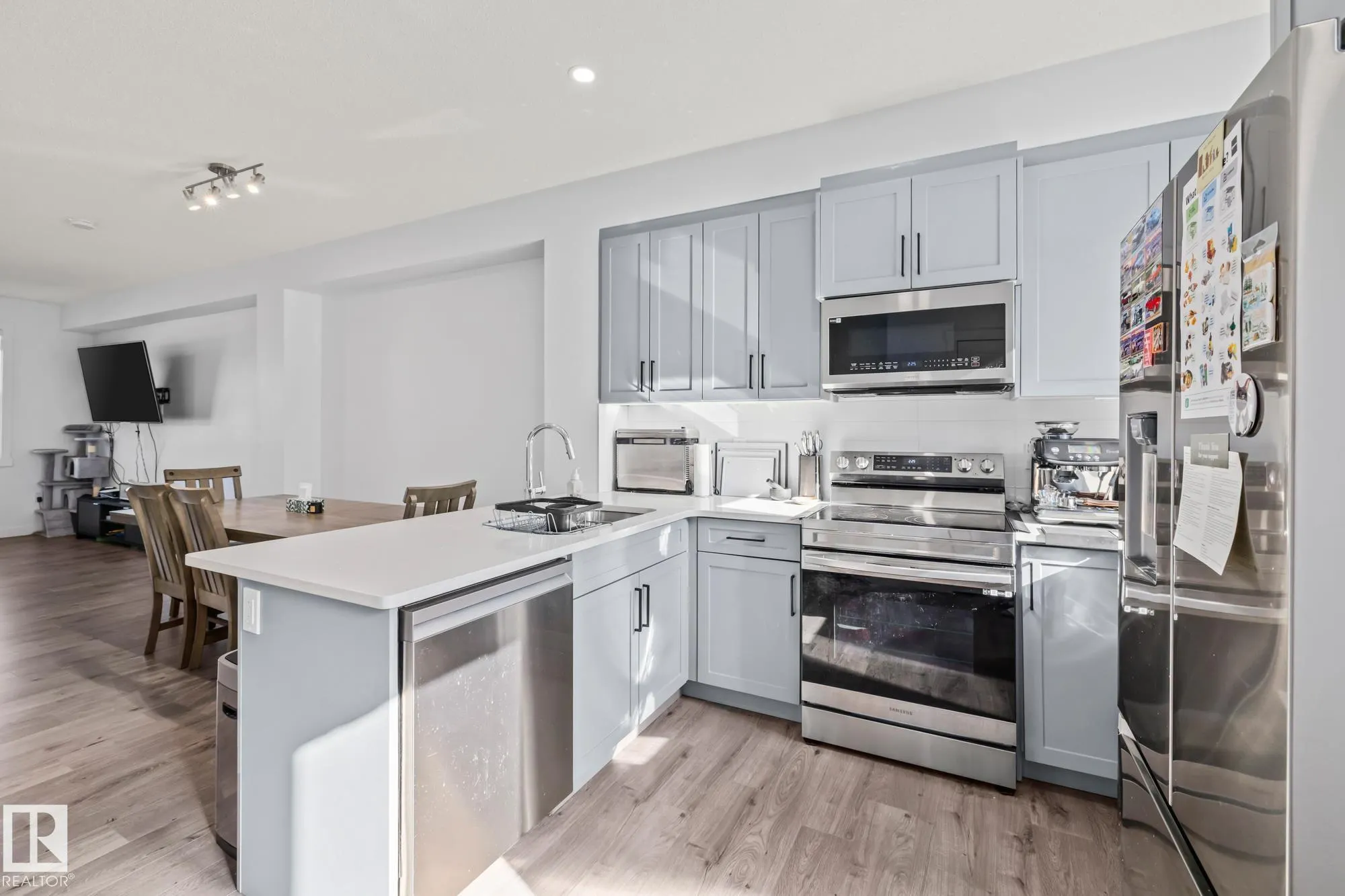 655 WATT Boulevard