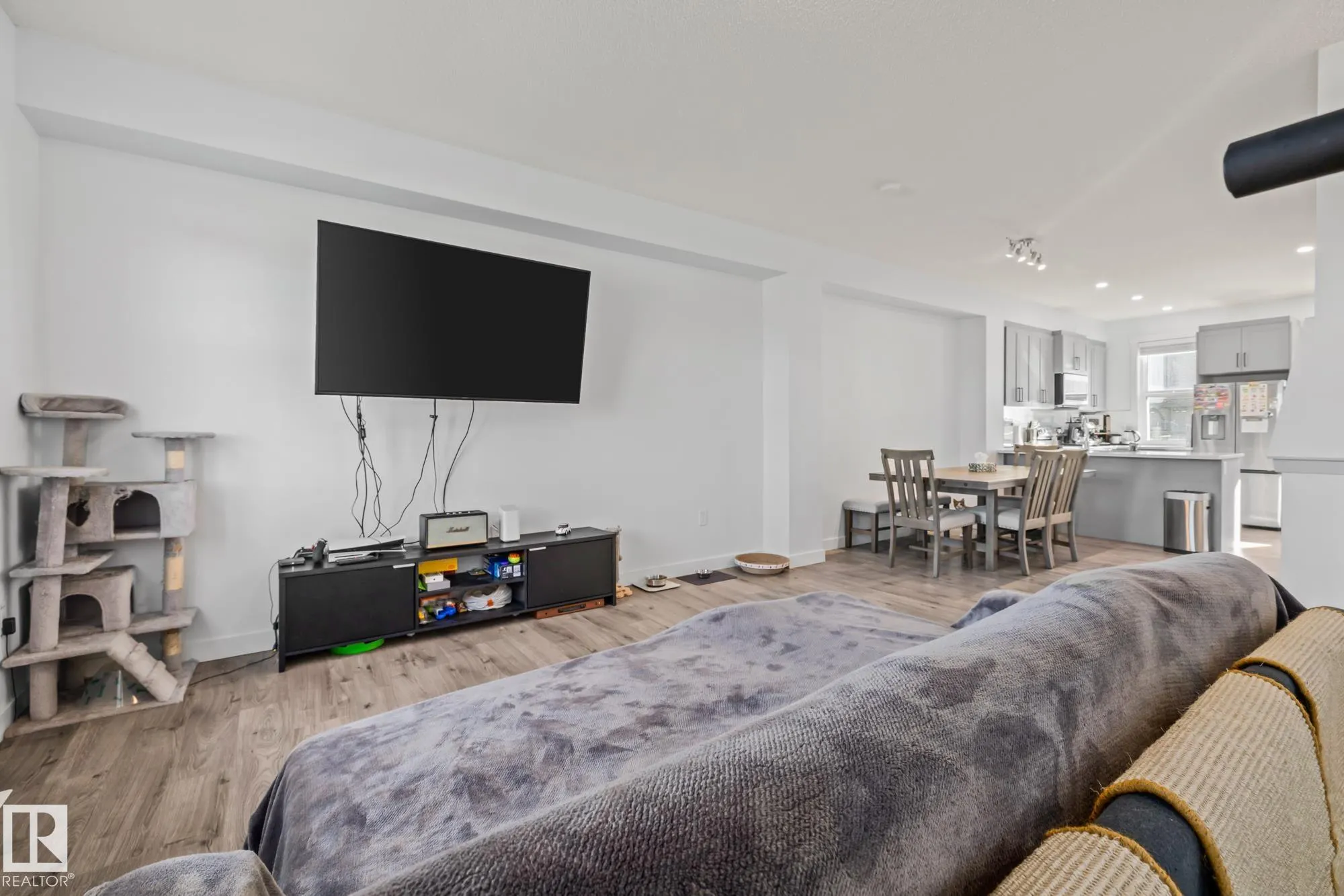 655 WATT Boulevard