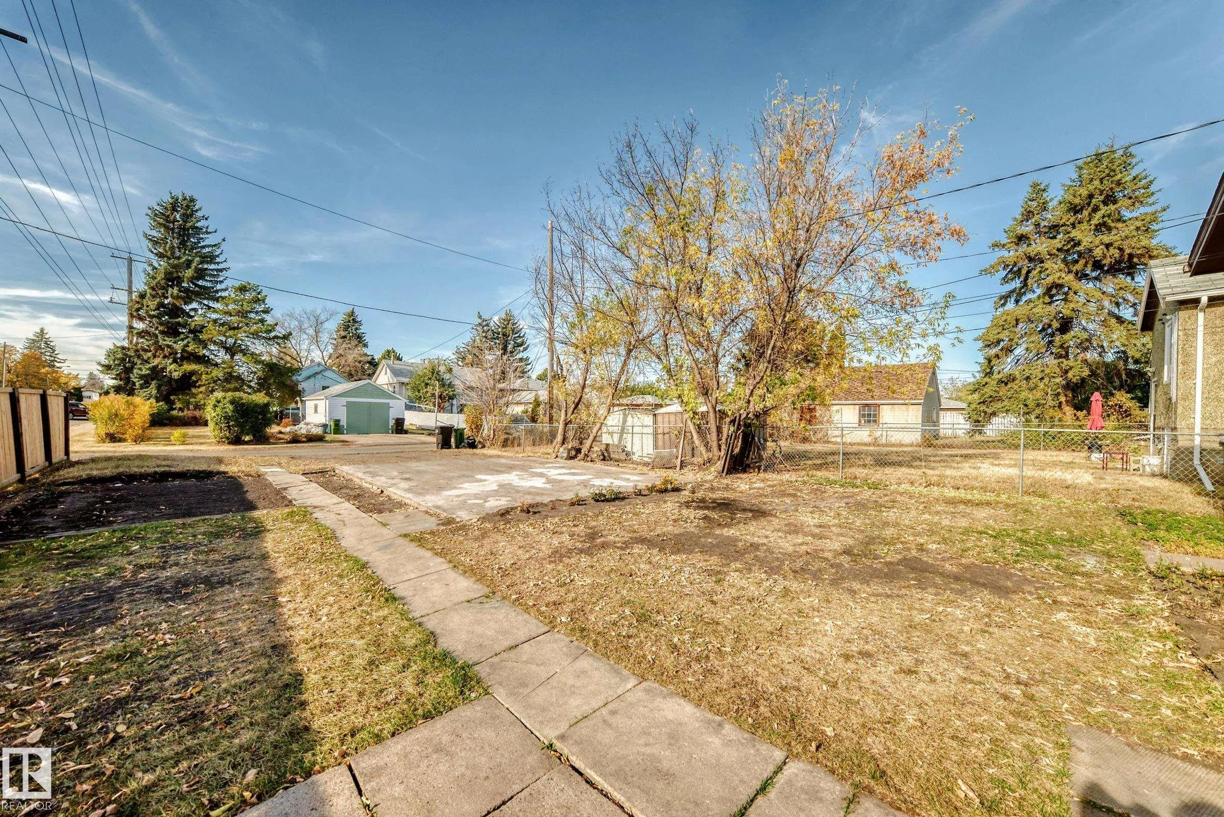 7104 129 Avenue