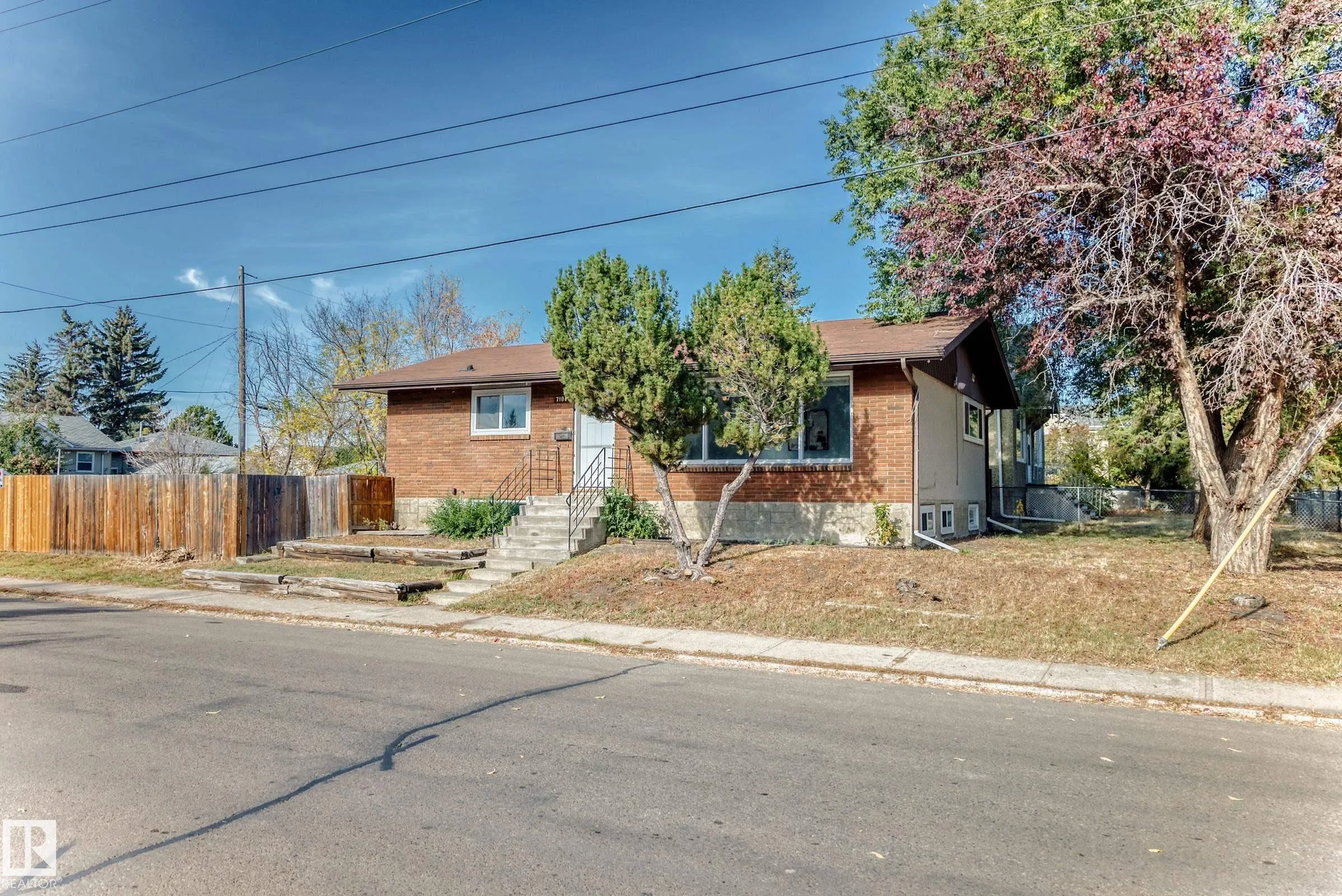 7104 129 Avenue