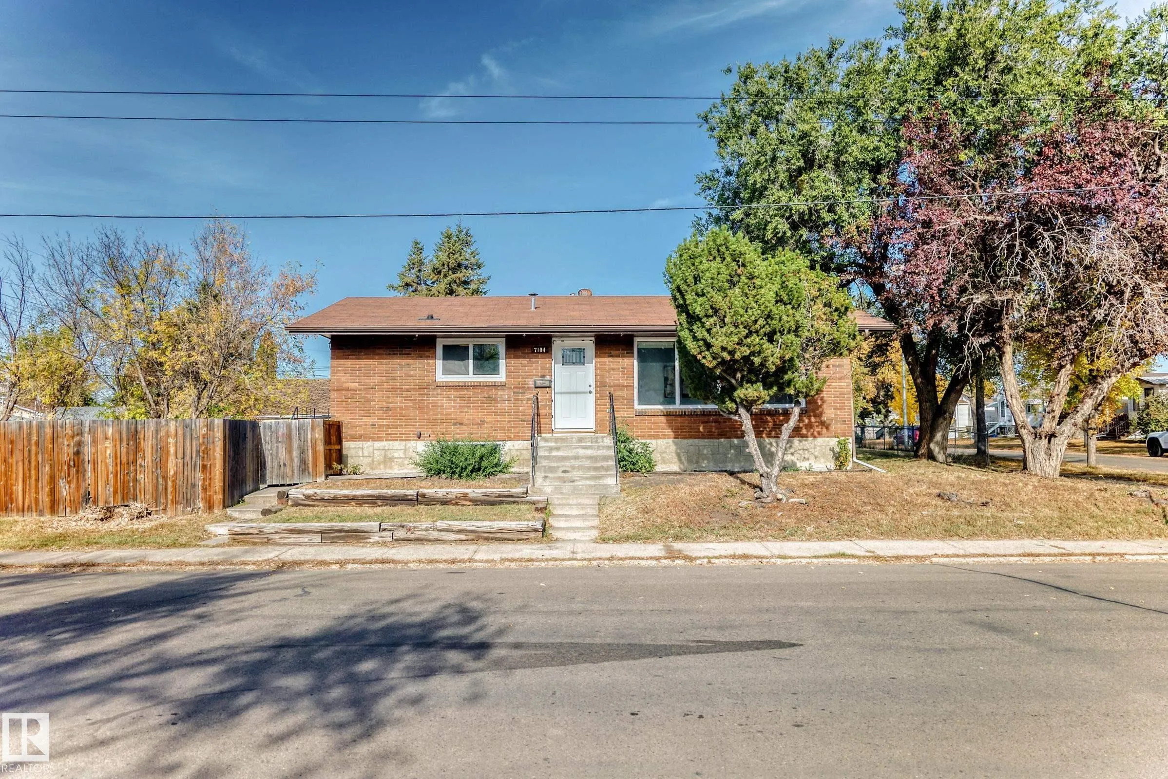 7104 129 Avenue