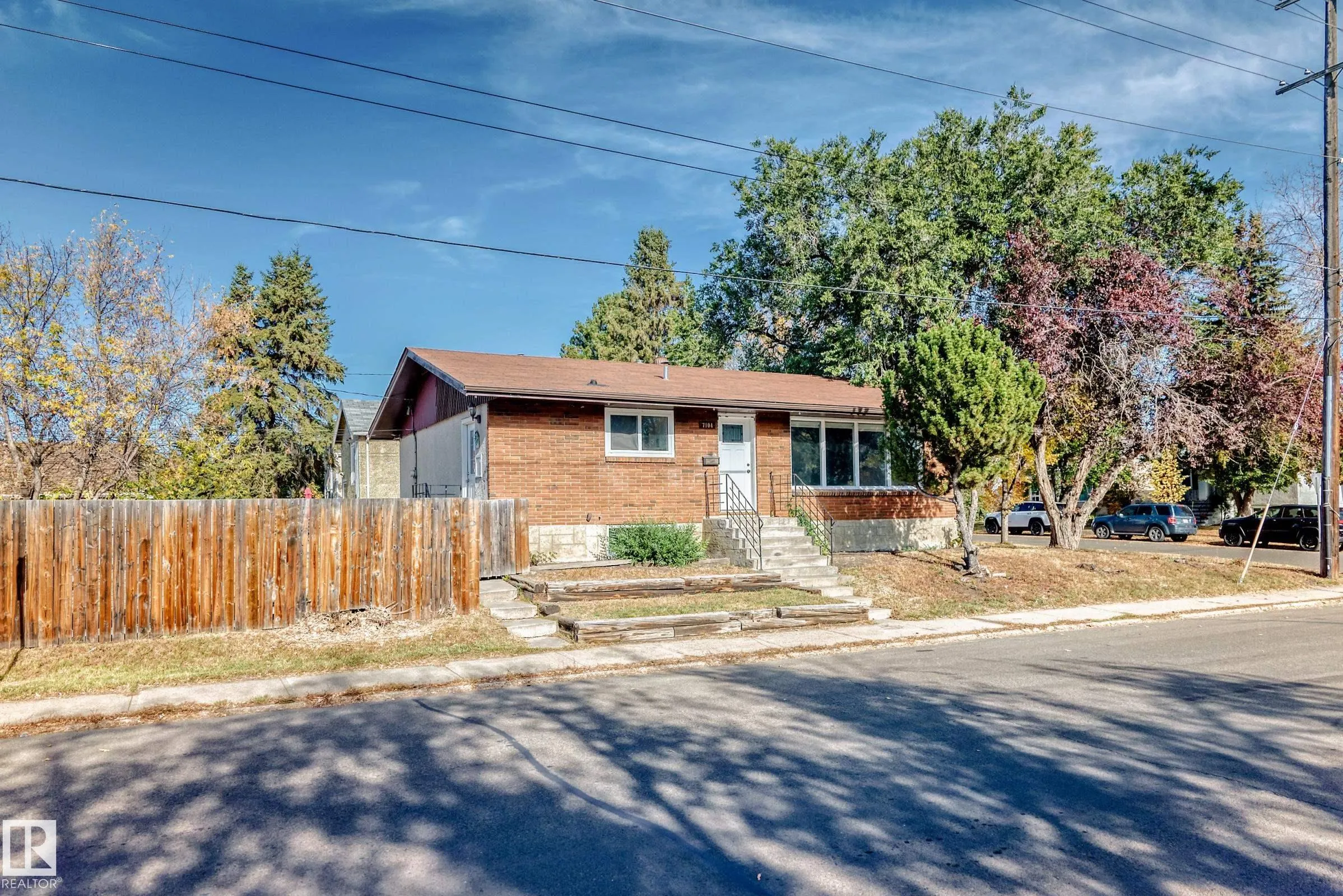 7104 129 Avenue