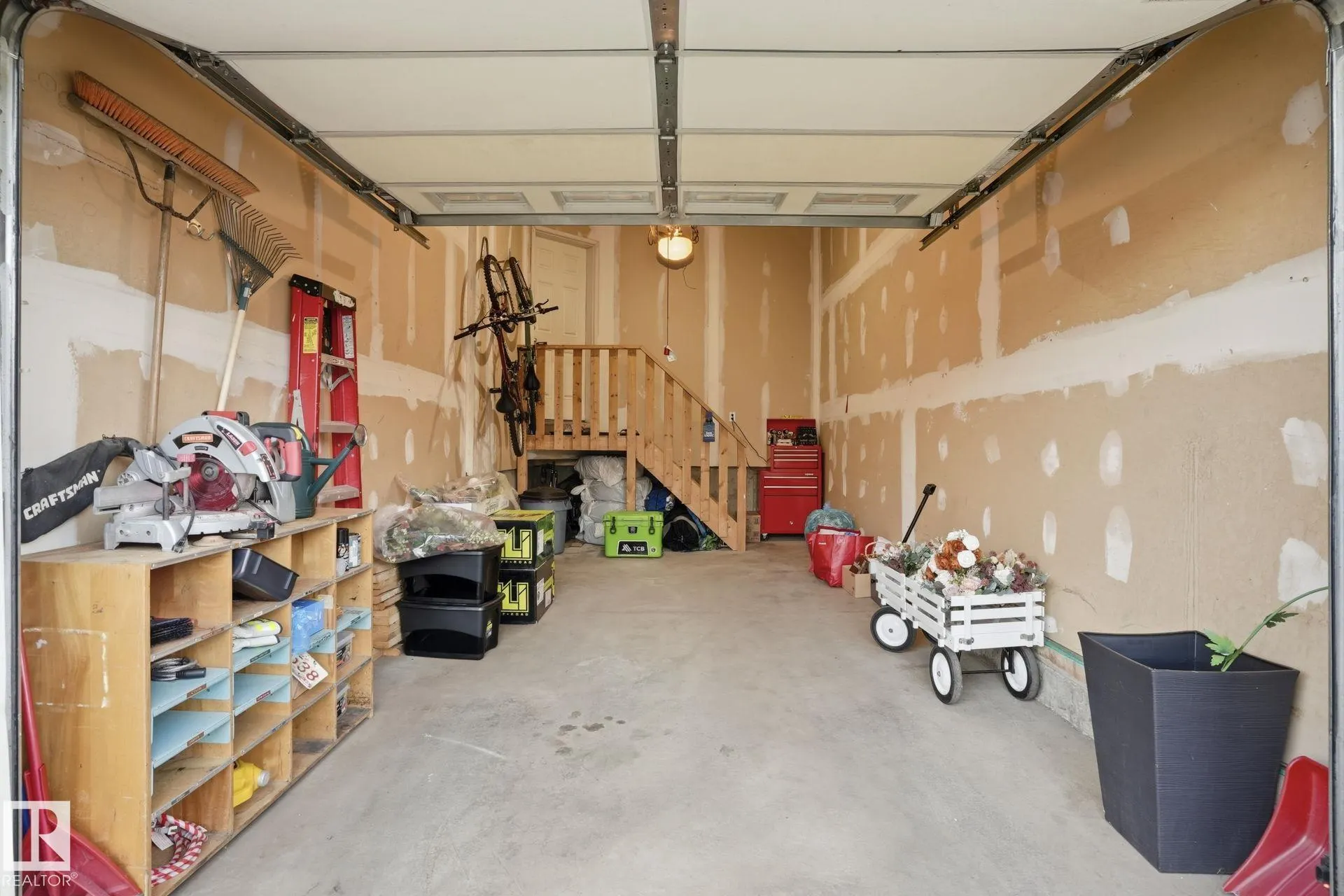 219 CHARLOTTE Way