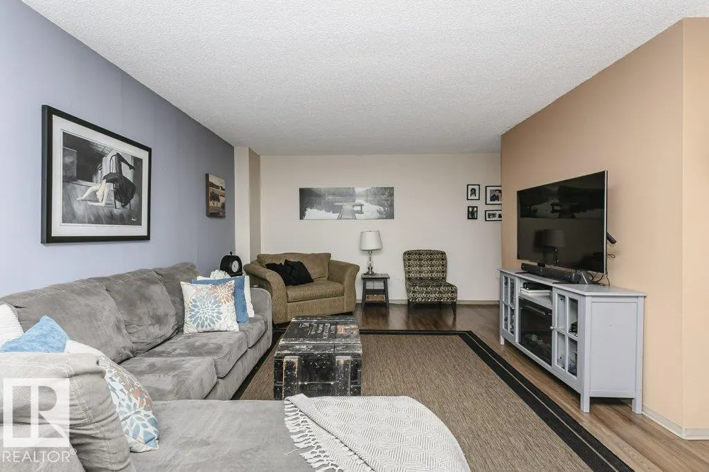 10135 SASKATCHEWAN Drive