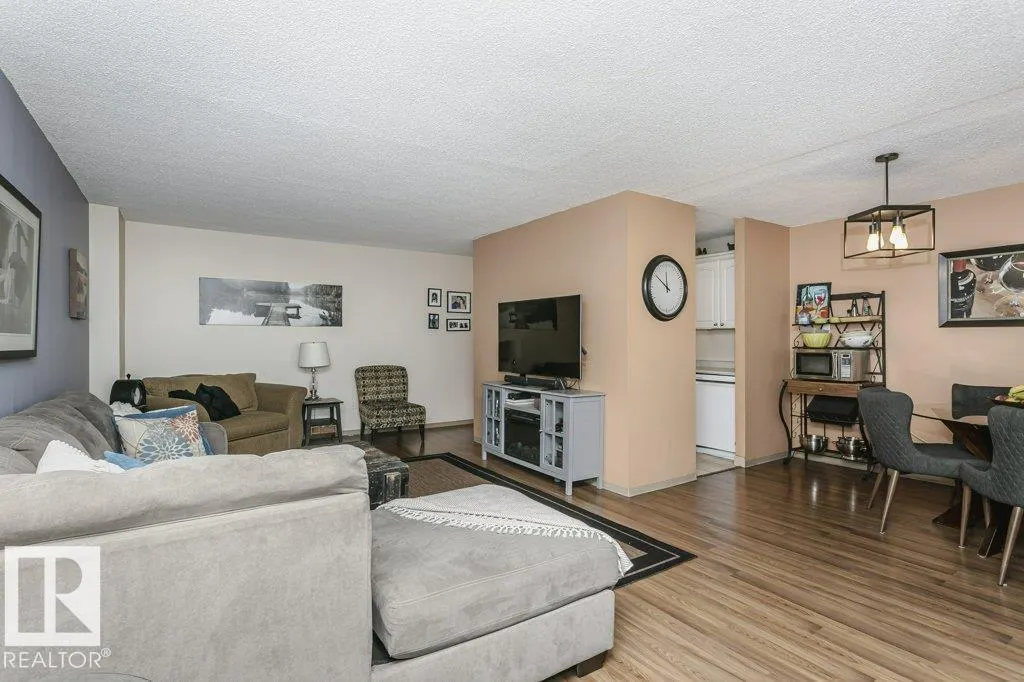 10135 SASKATCHEWAN Drive