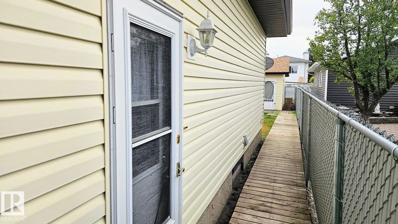 284 PORTER Avenue