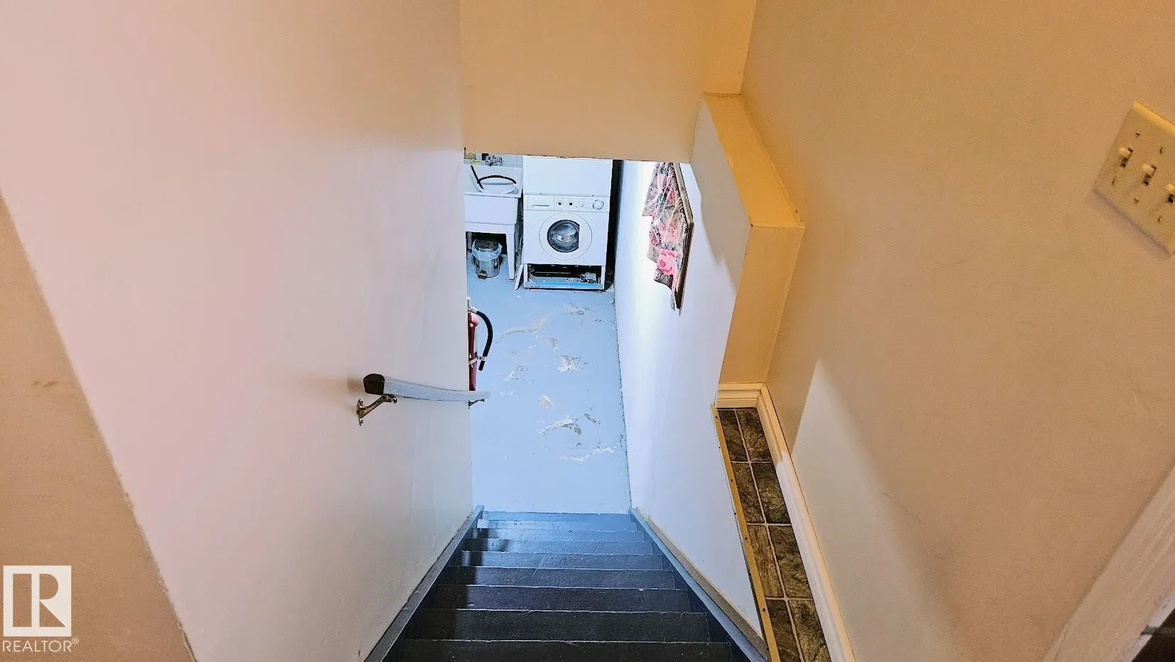 284 PORTER Avenue