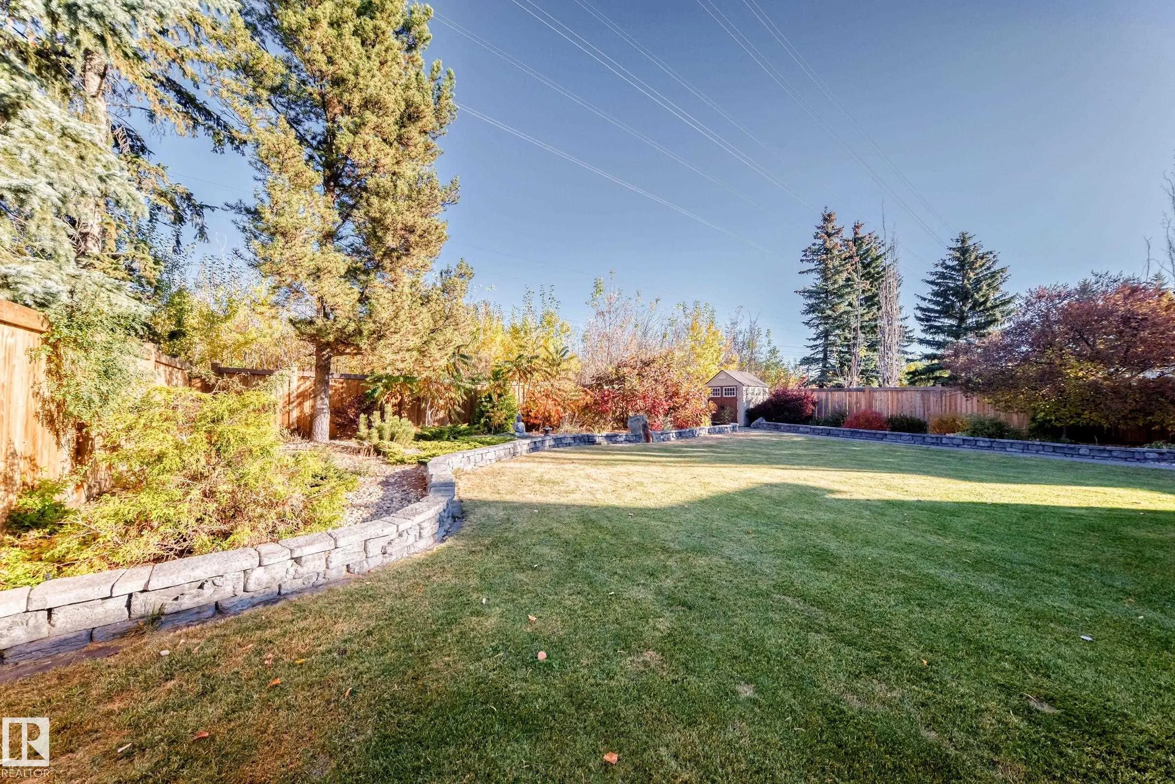 53 BLUE QUILL Crescent