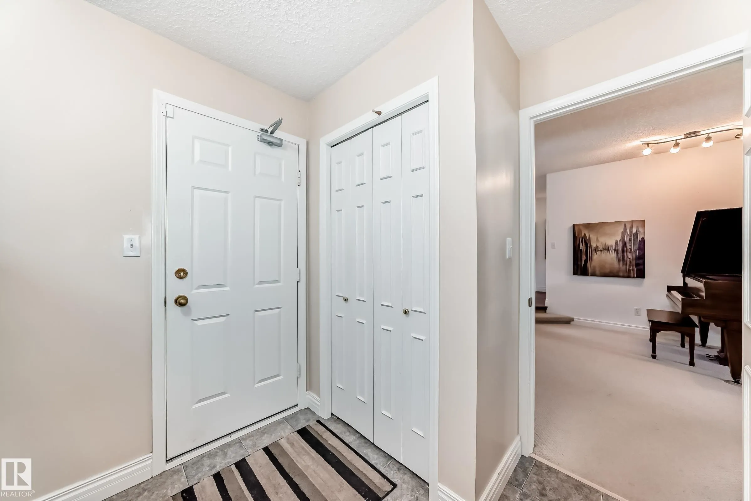 53 BLUE QUILL Crescent