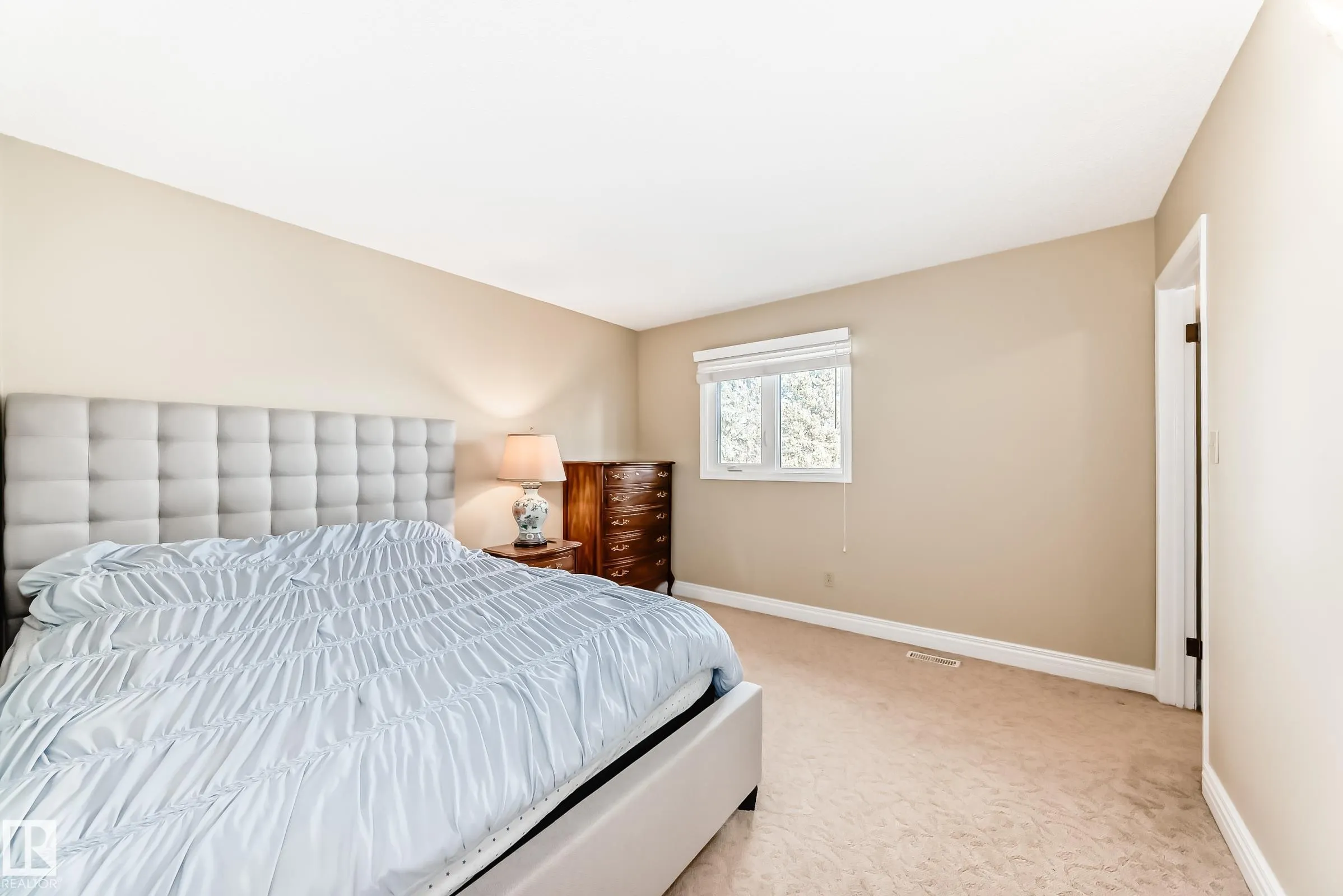 53 BLUE QUILL Crescent