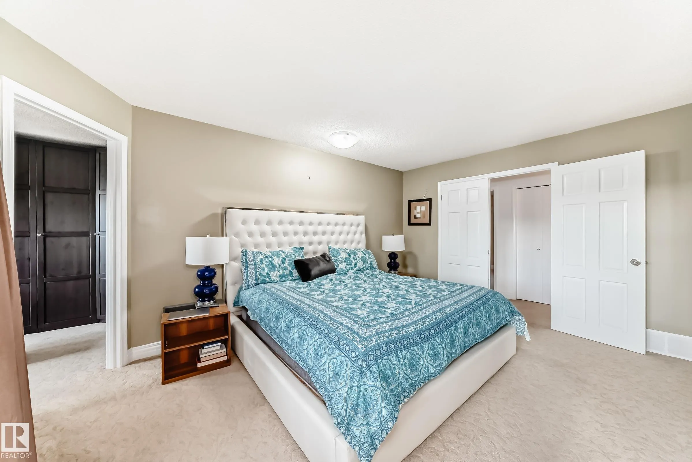 53 BLUE QUILL Crescent