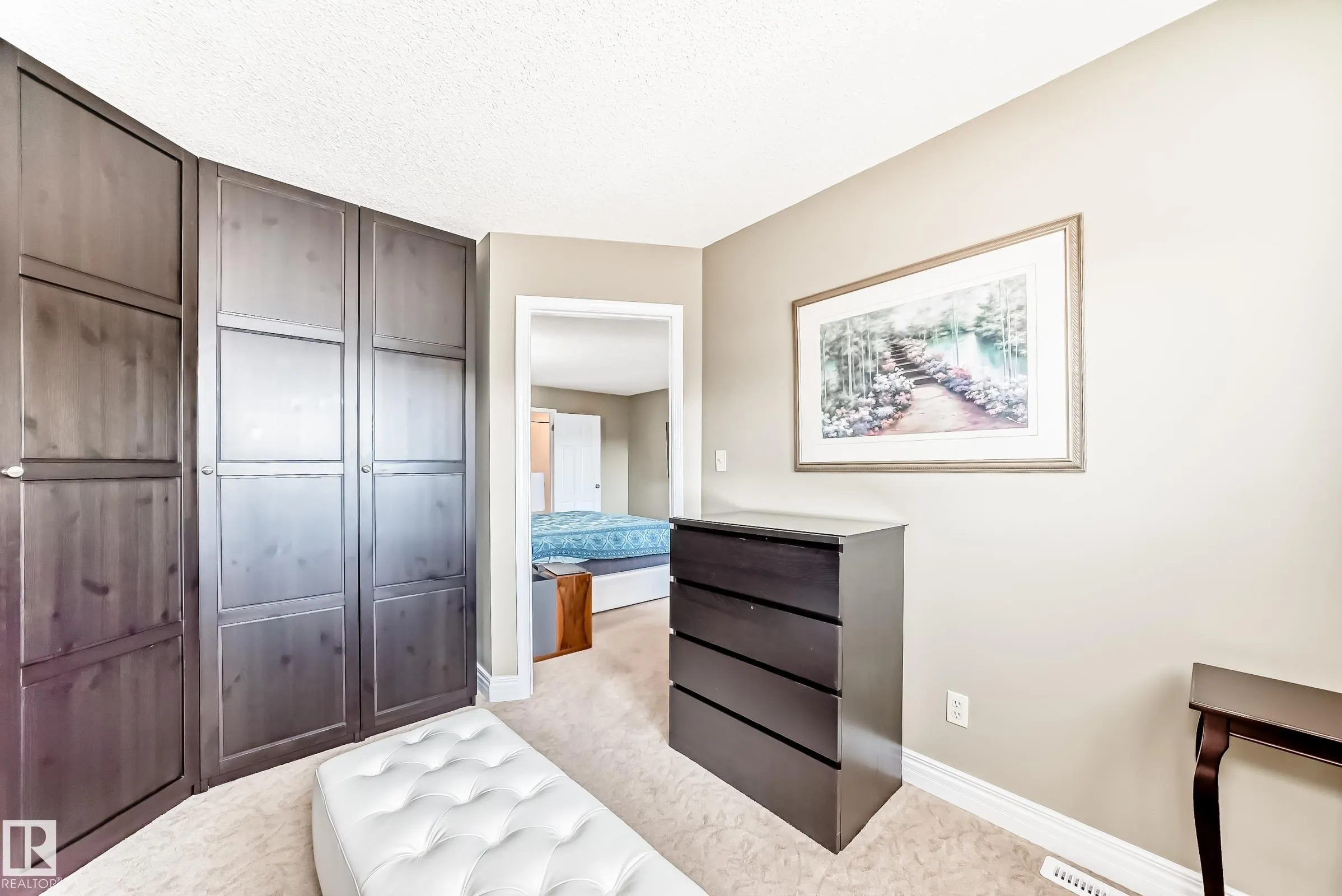 53 BLUE QUILL Crescent