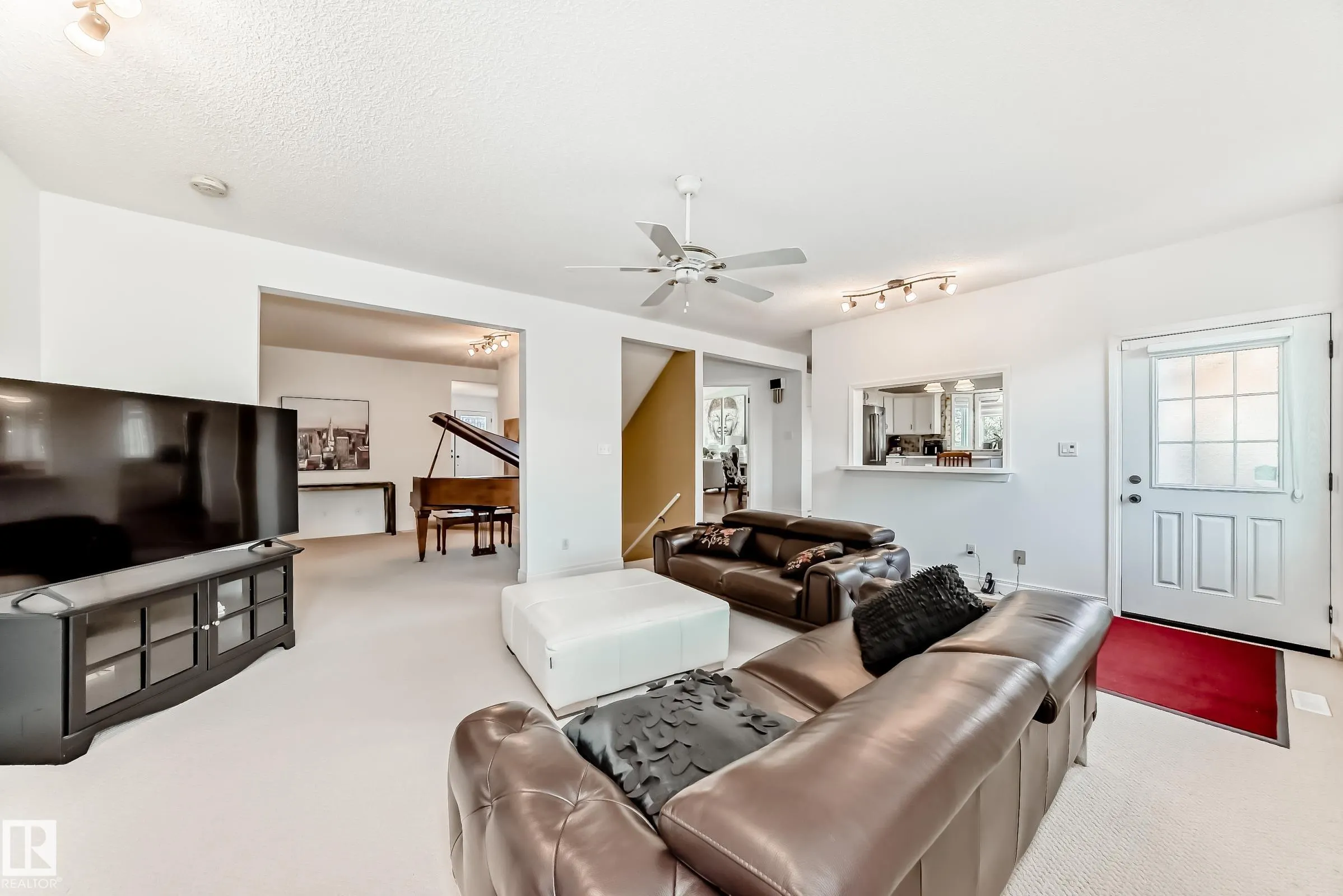53 BLUE QUILL Crescent