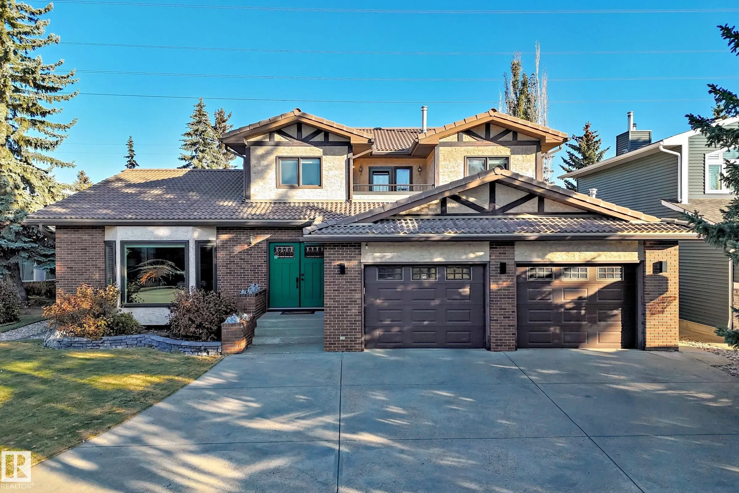 53 BLUE QUILL Crescent
