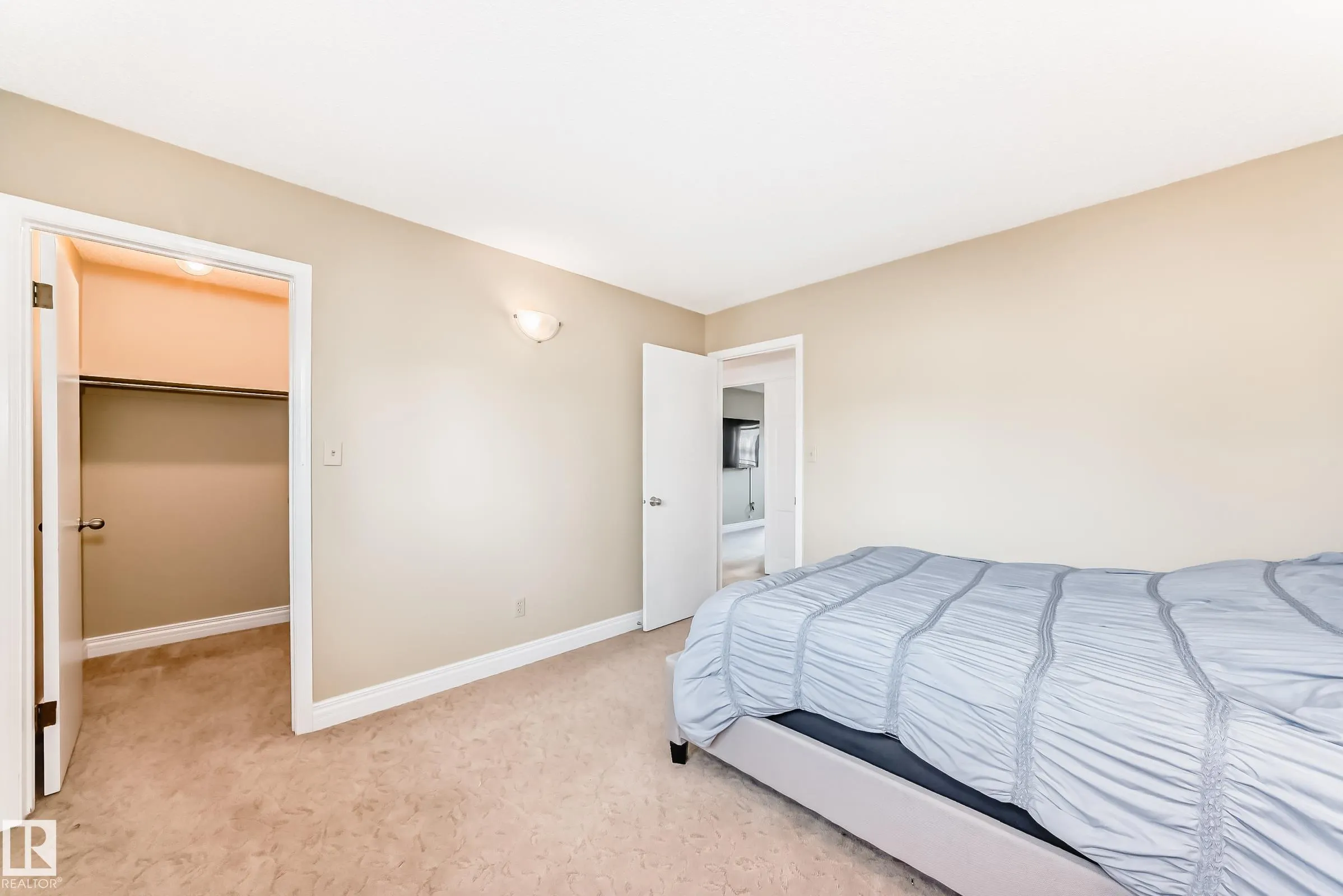 53 BLUE QUILL Crescent