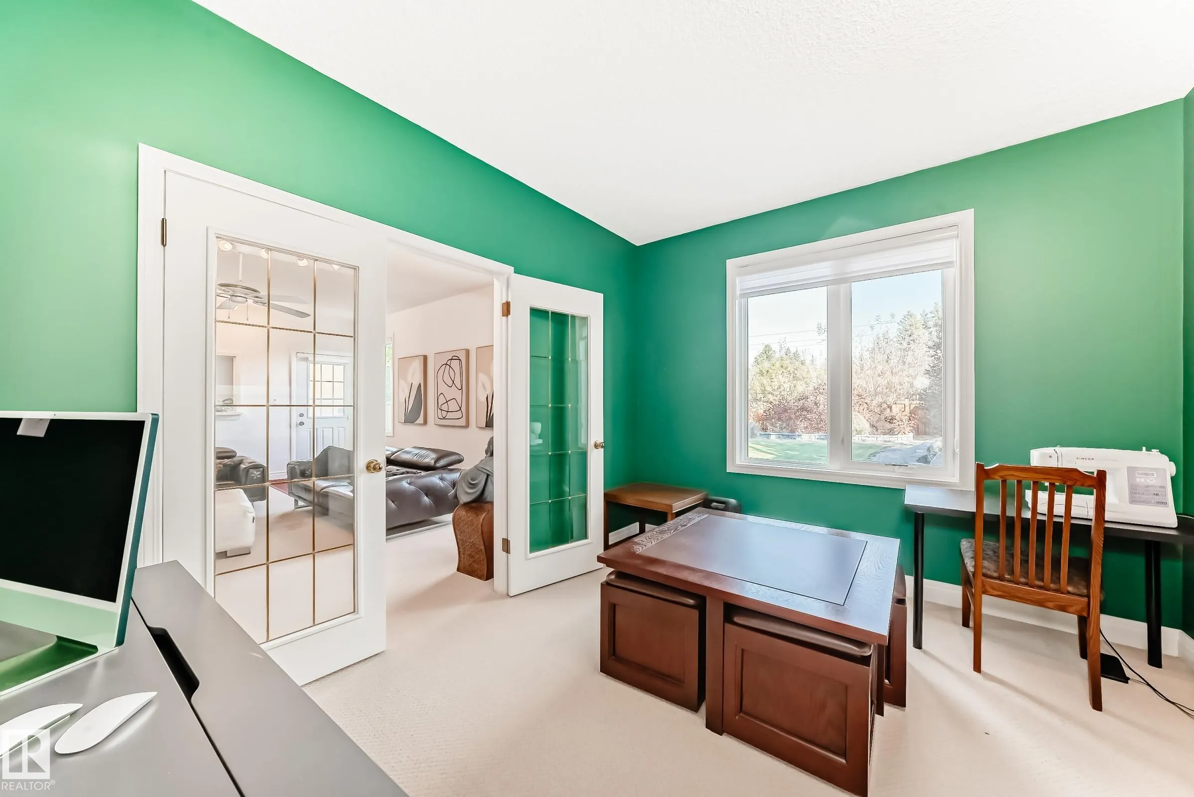 53 BLUE QUILL Crescent