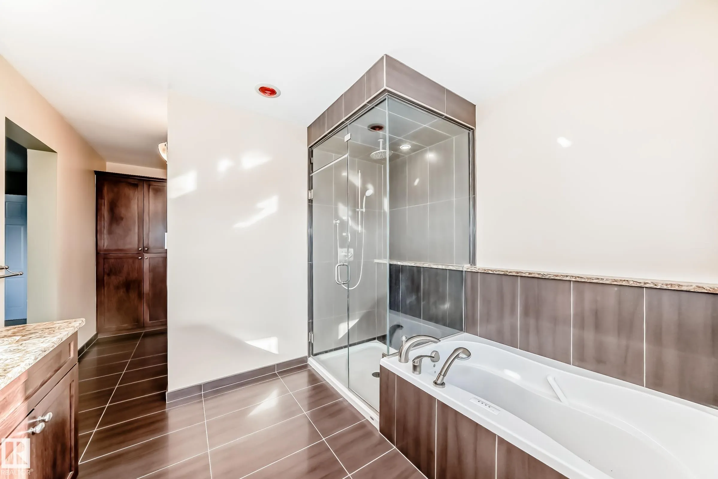 53 BLUE QUILL Crescent