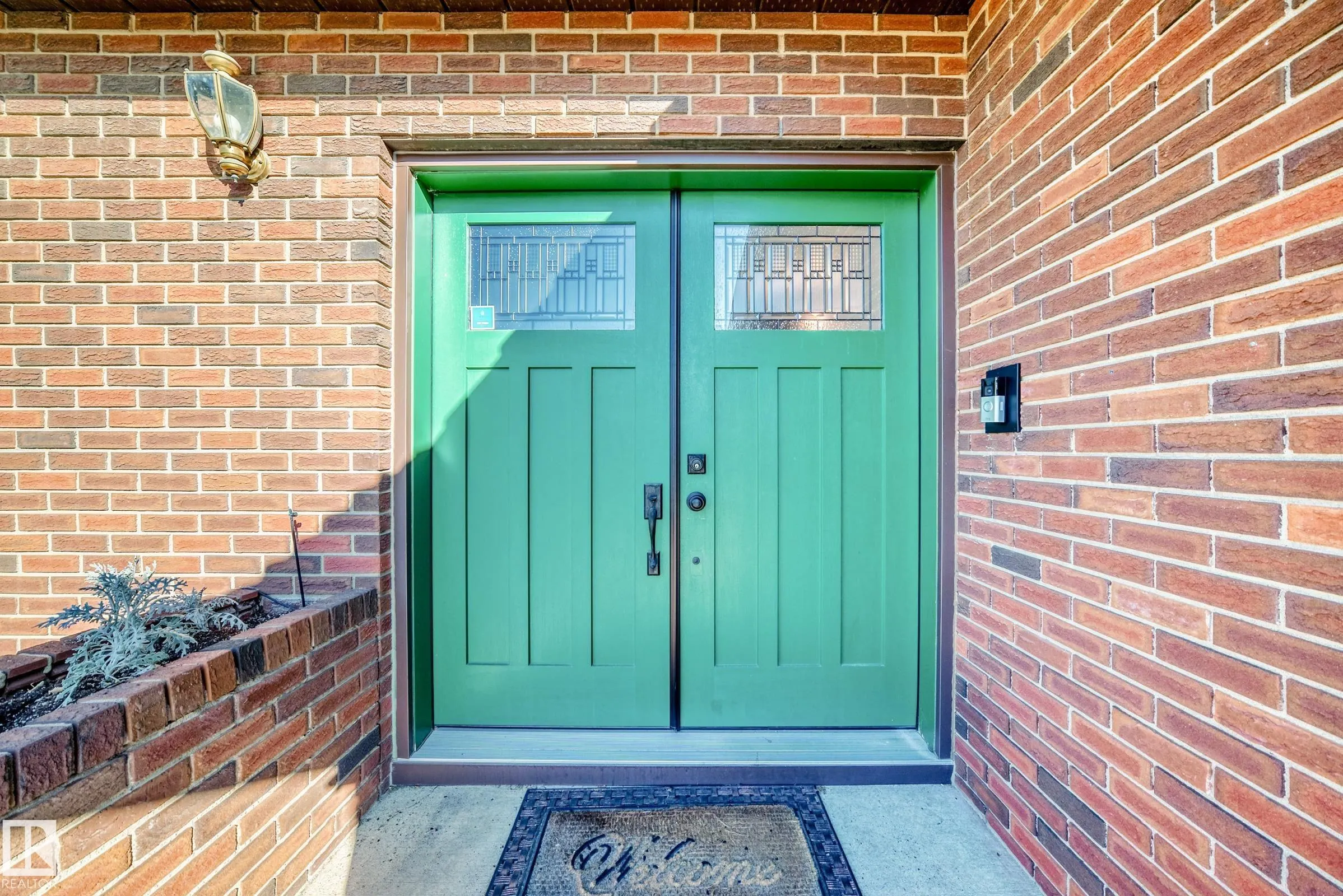 53 BLUE QUILL Crescent