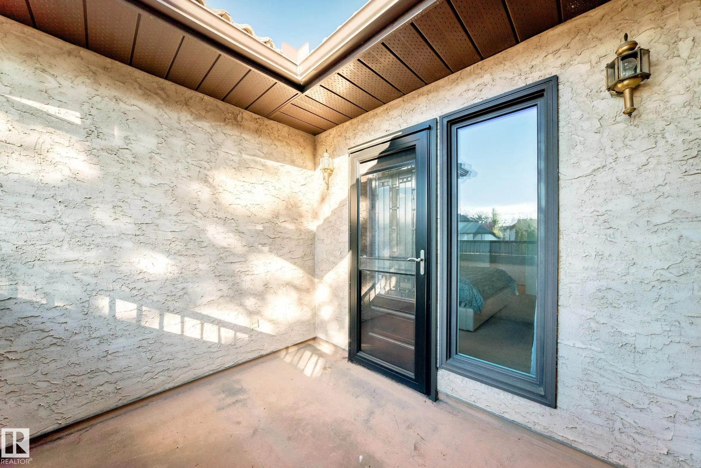 53 BLUE QUILL Crescent