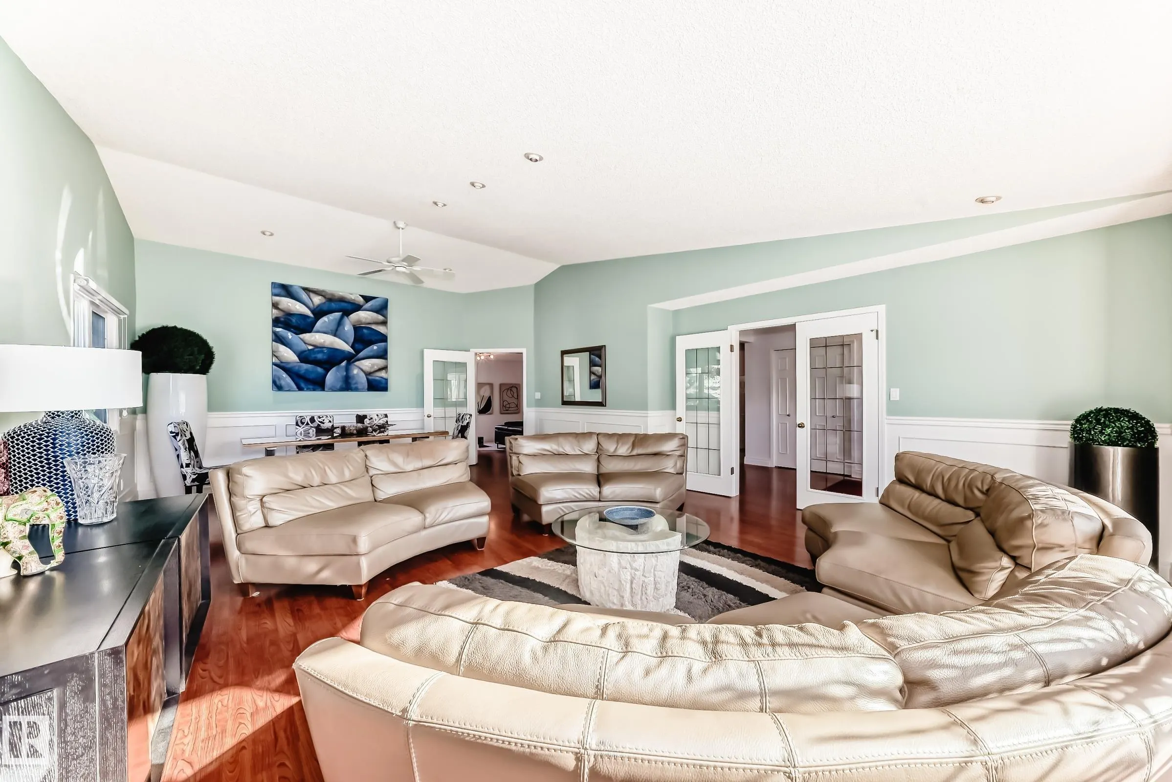 53 BLUE QUILL Crescent