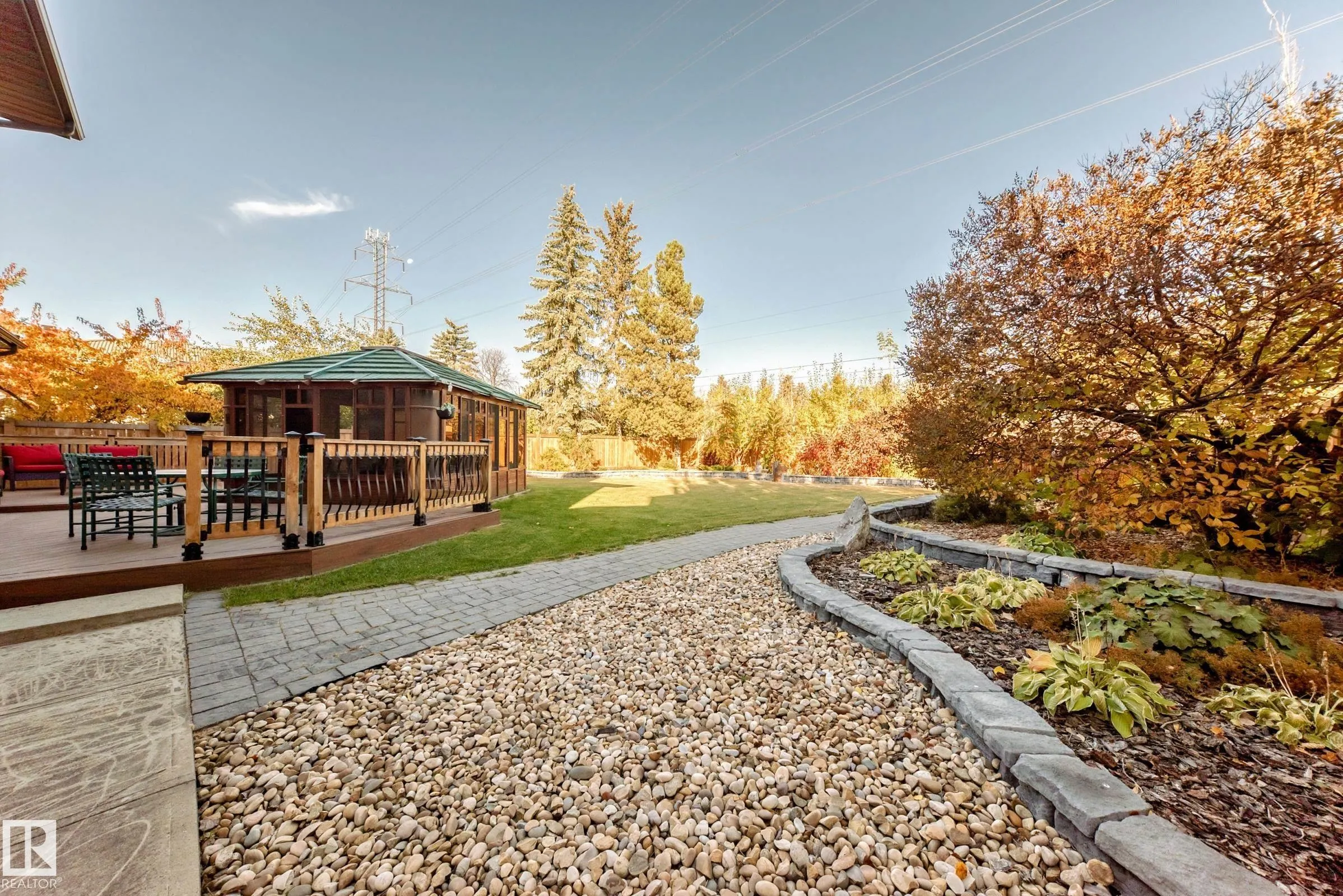 53 BLUE QUILL Crescent