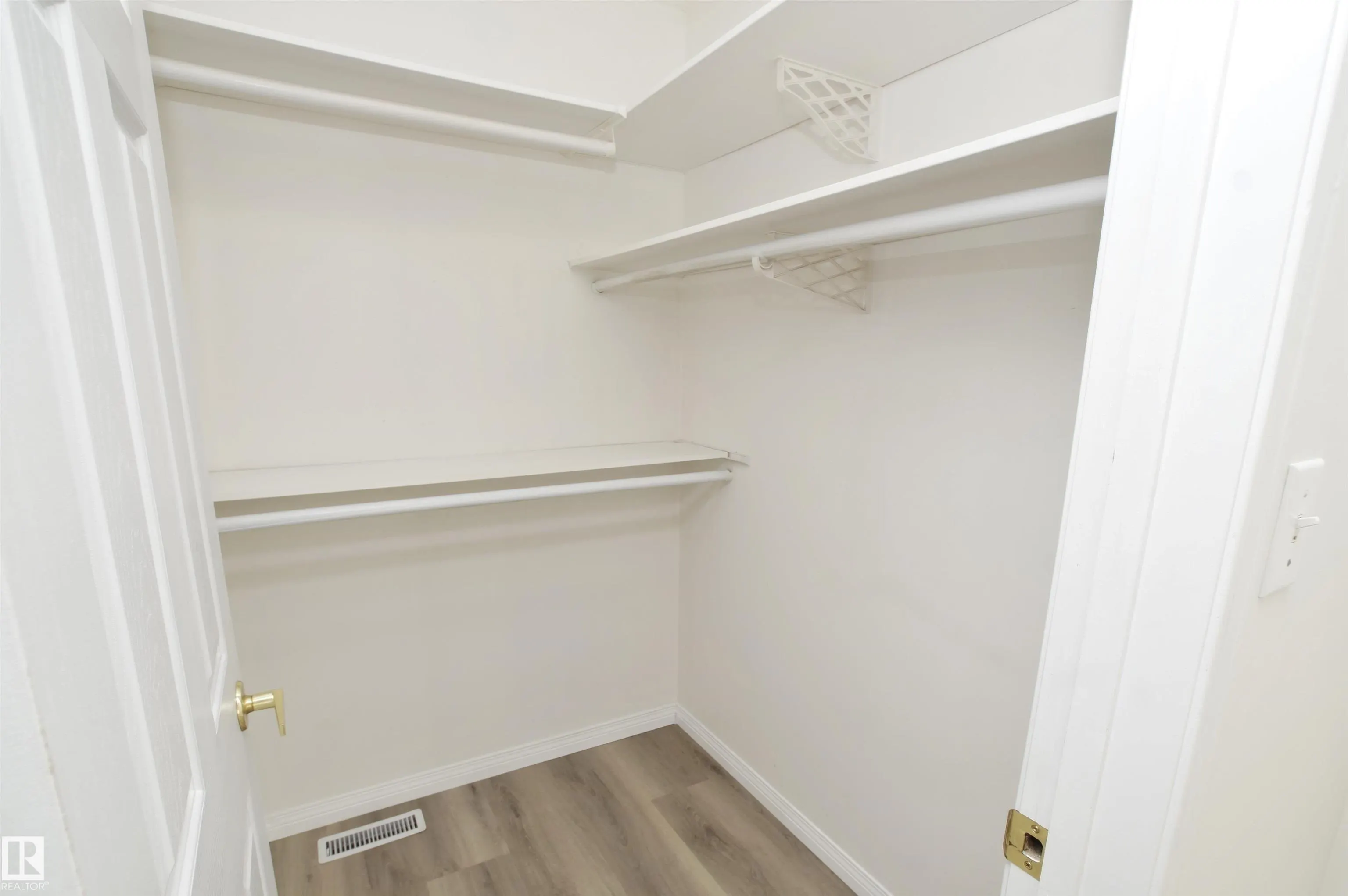 7 CRANFORD Way