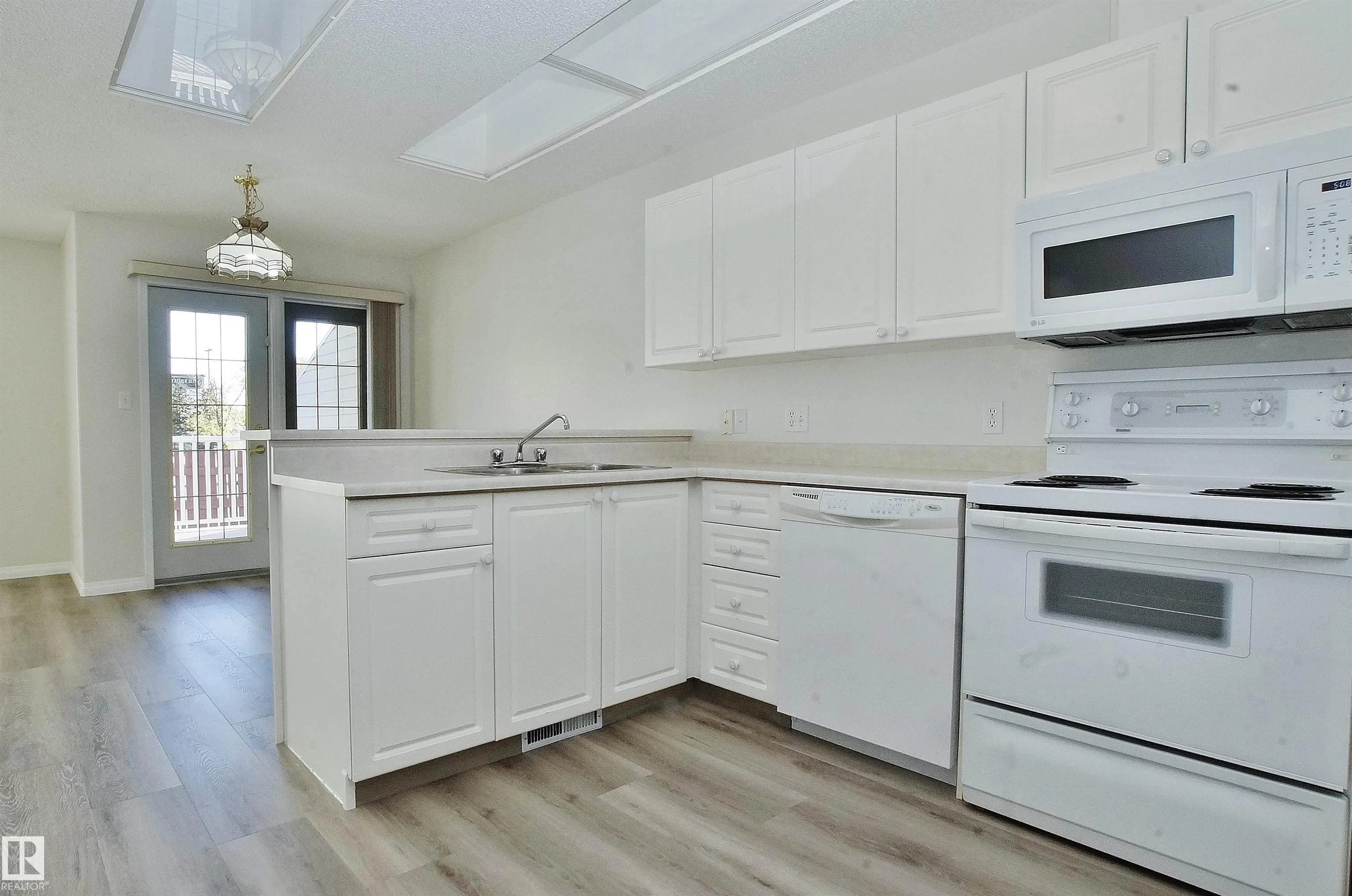 7 CRANFORD Way