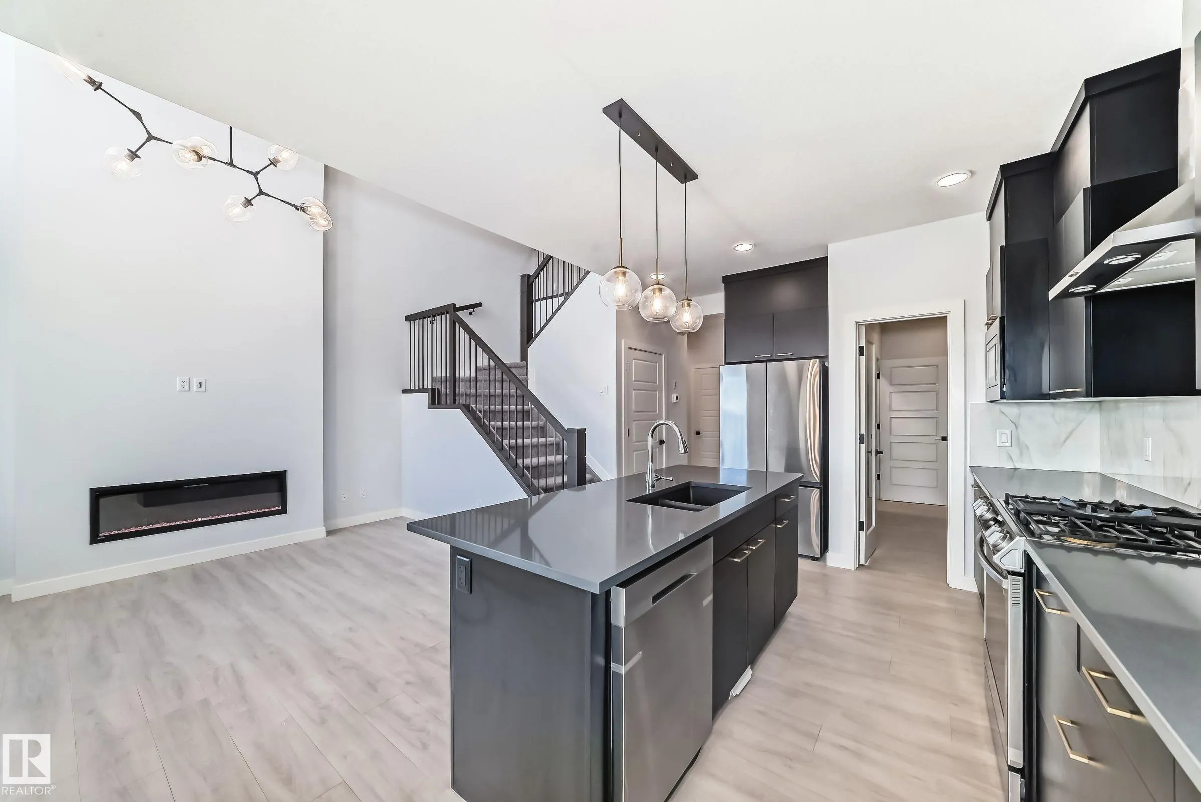 9411 PEAR Crescent