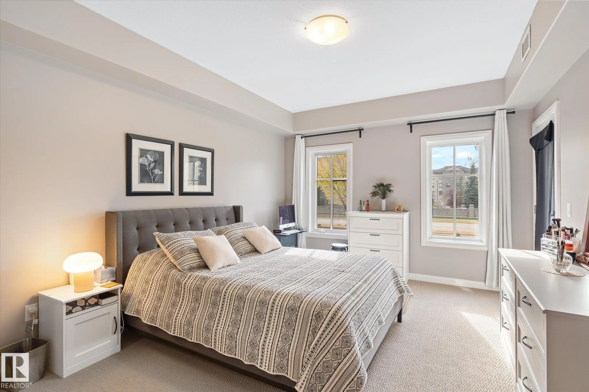 1406 HODGSON Way