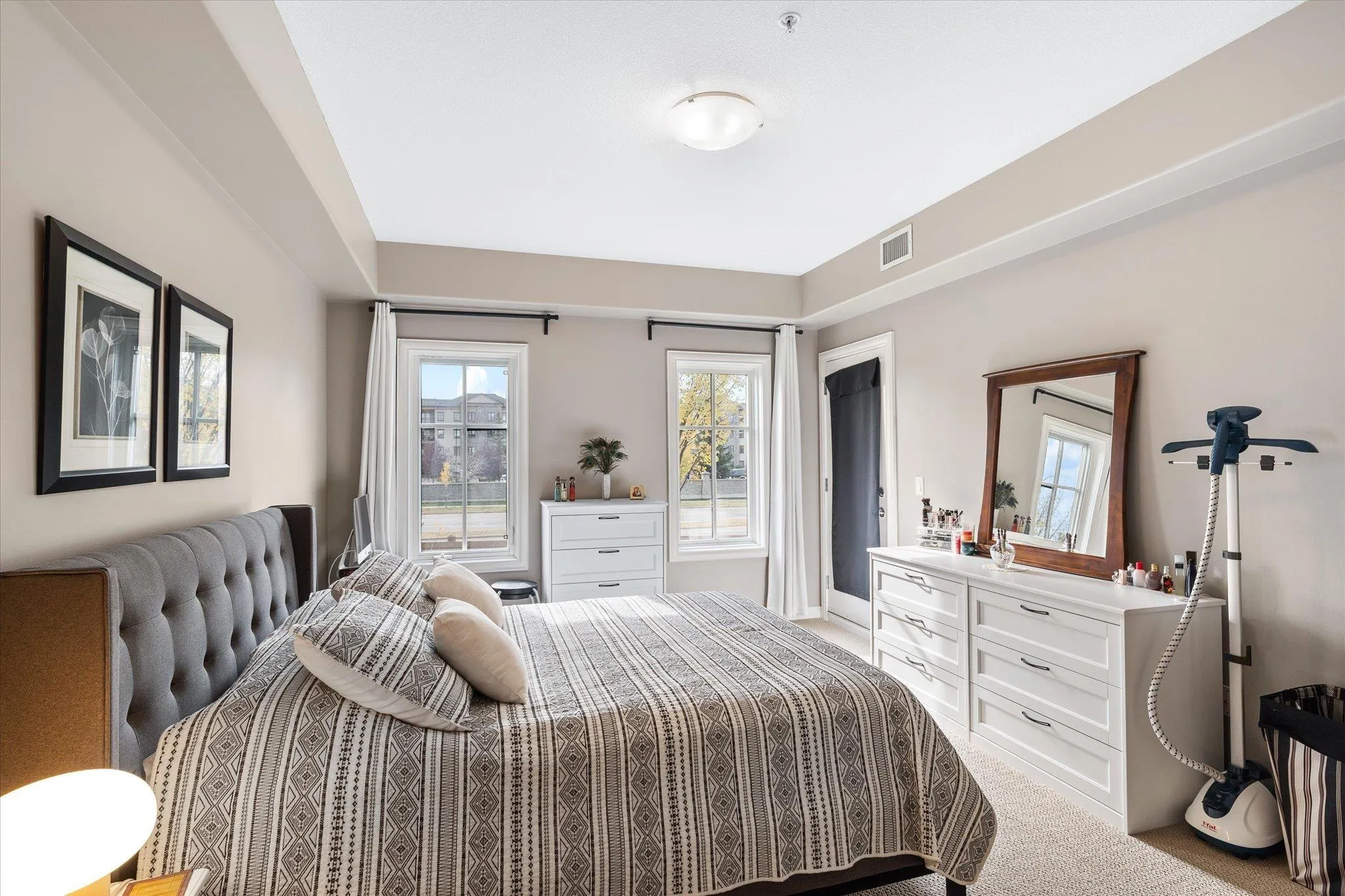 1406 HODGSON Way
