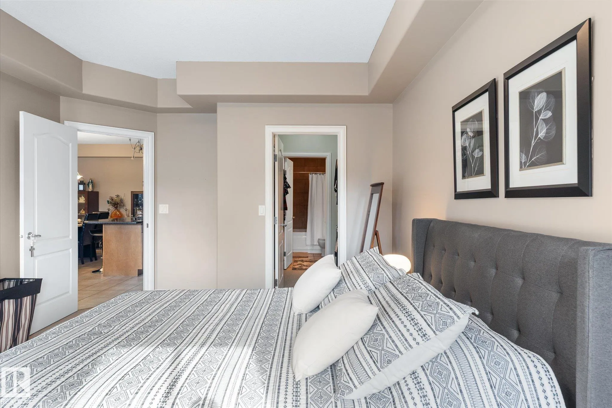 1406 HODGSON Way