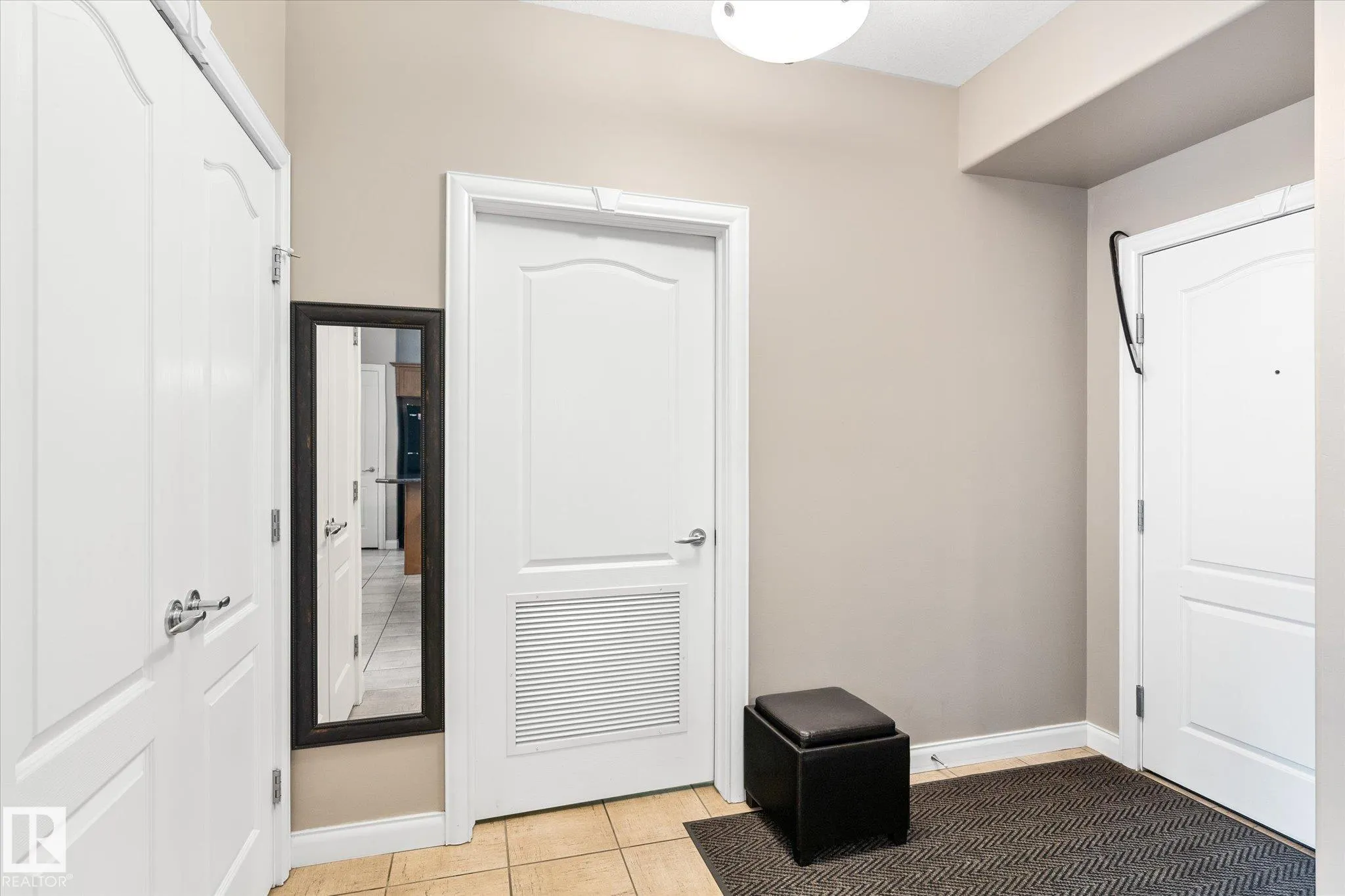 1406 HODGSON Way
