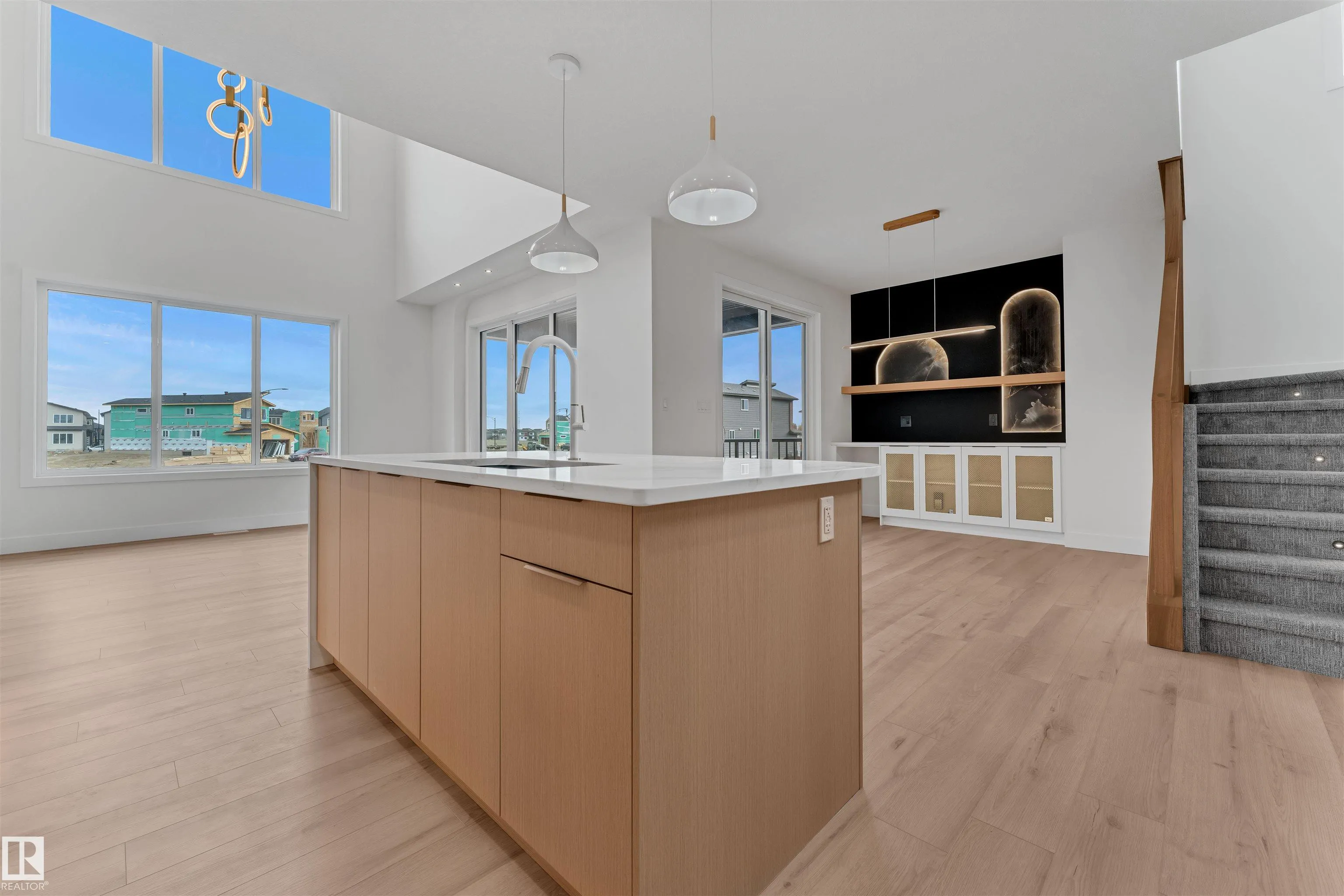 2408 1 AVE SW