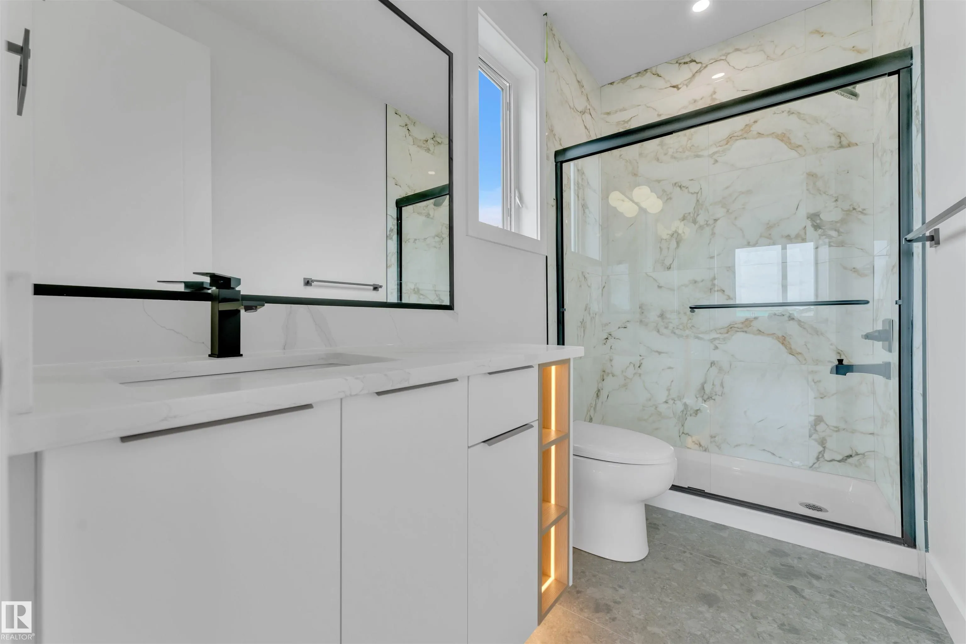 2408 1 AVE SW