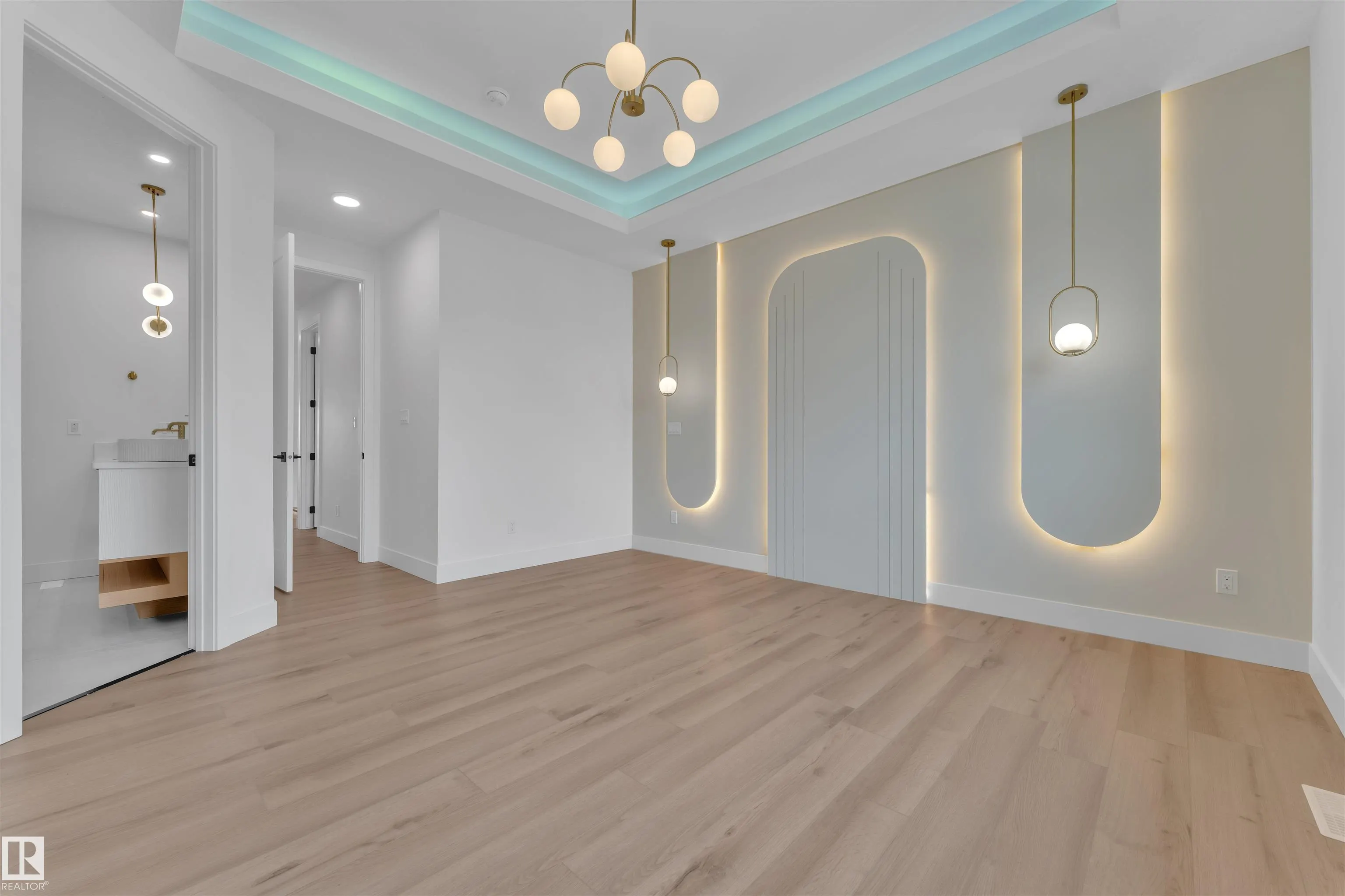 2408 1 AVE SW