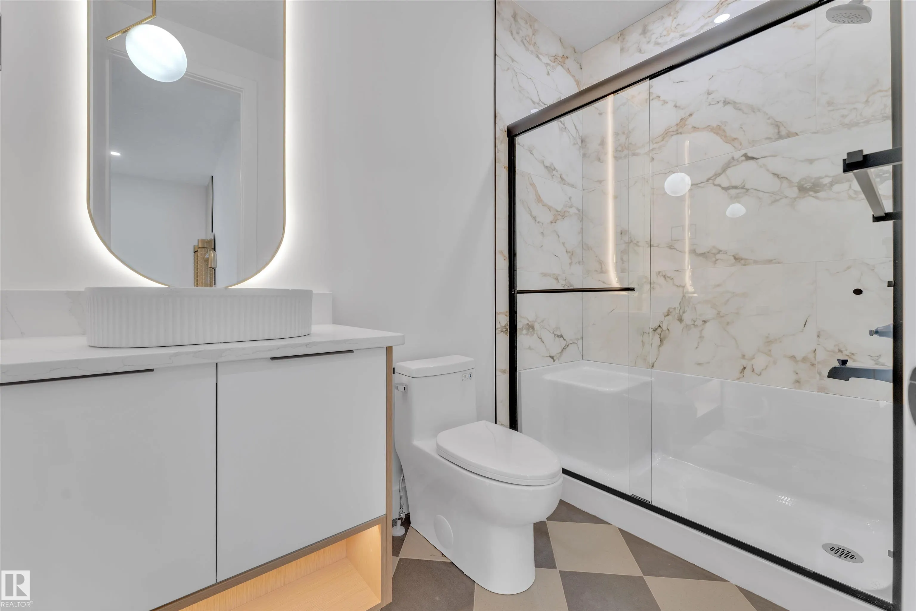 2408 1 AVE SW