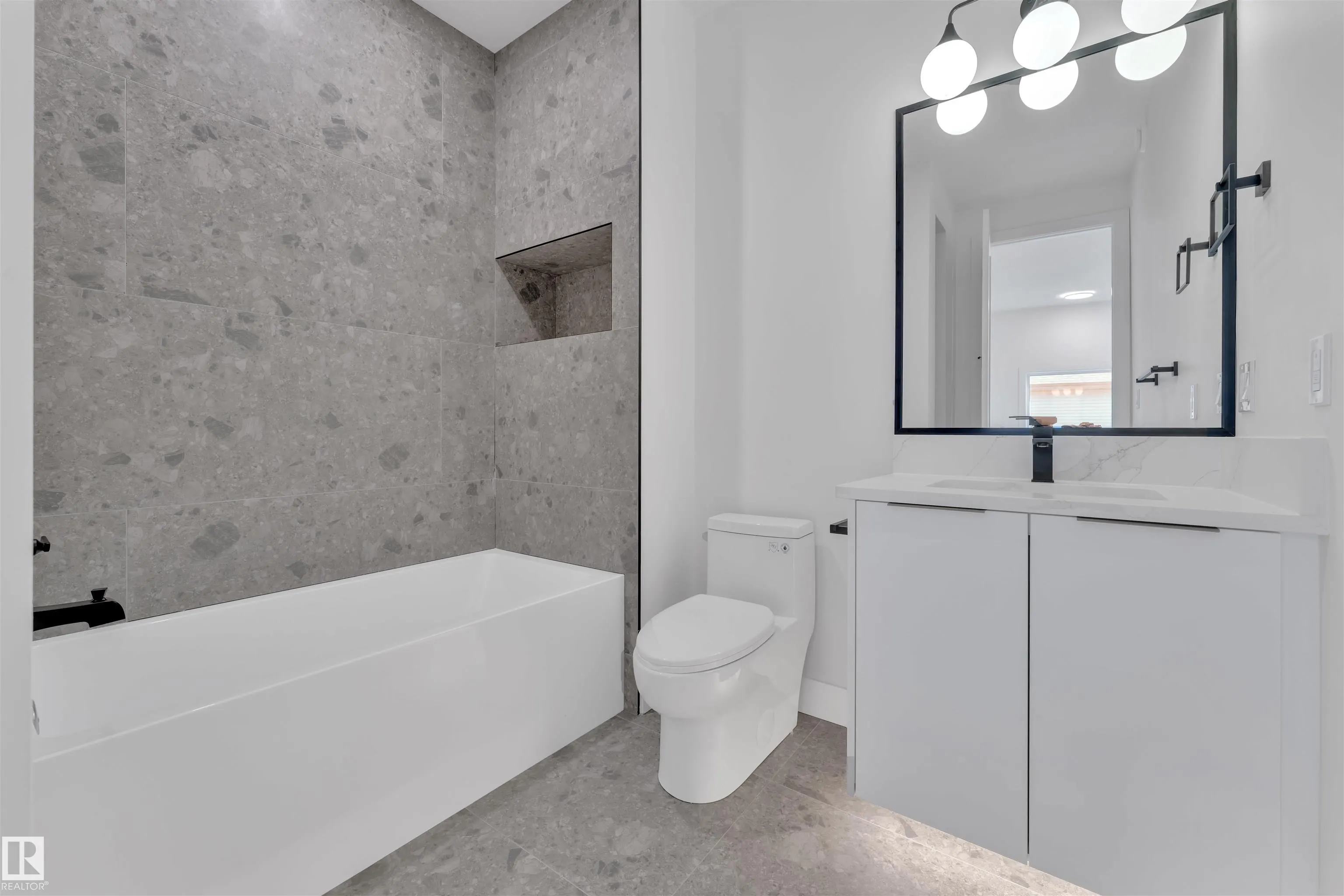 2408 1 AVE SW
