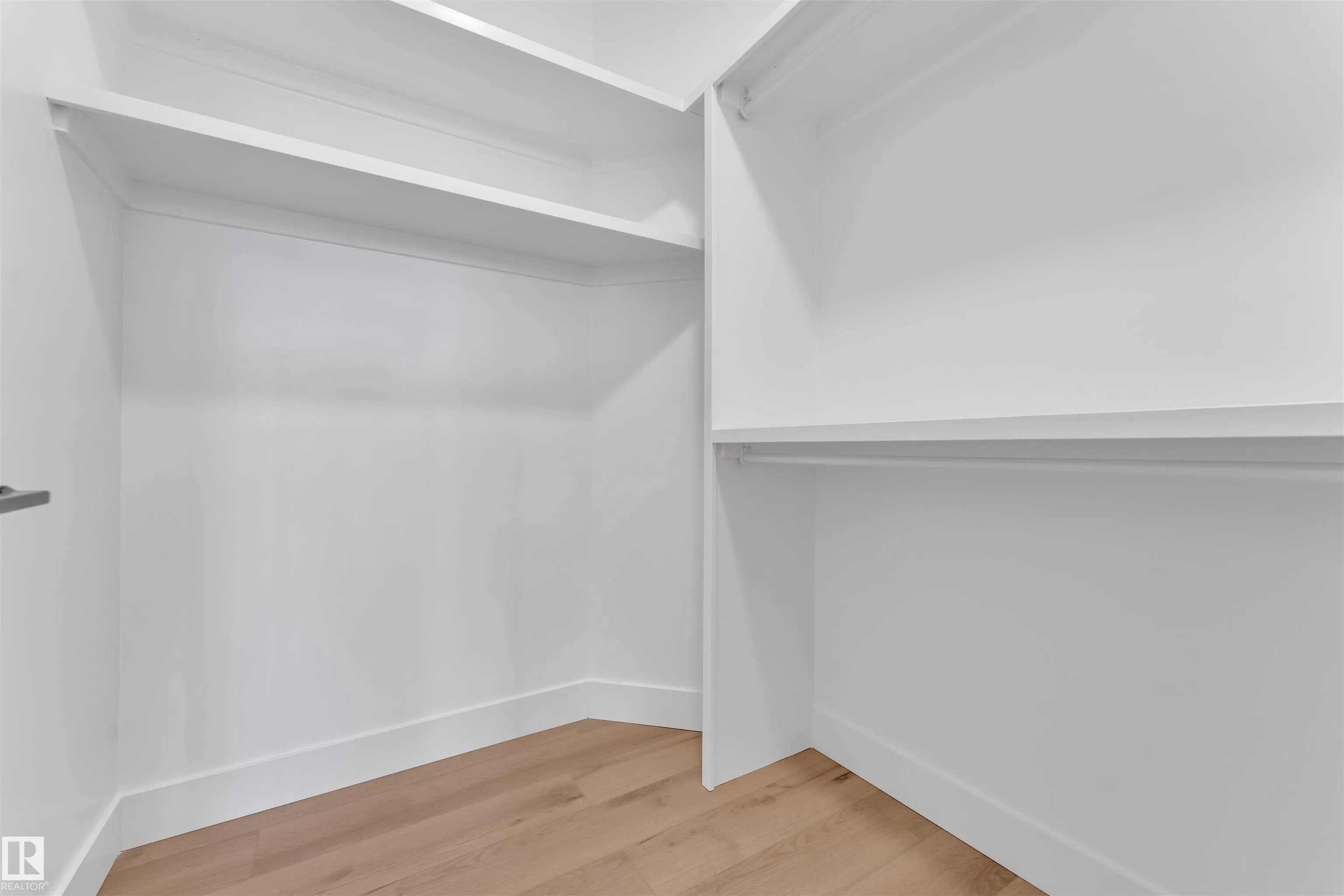 2408 1 AVE SW